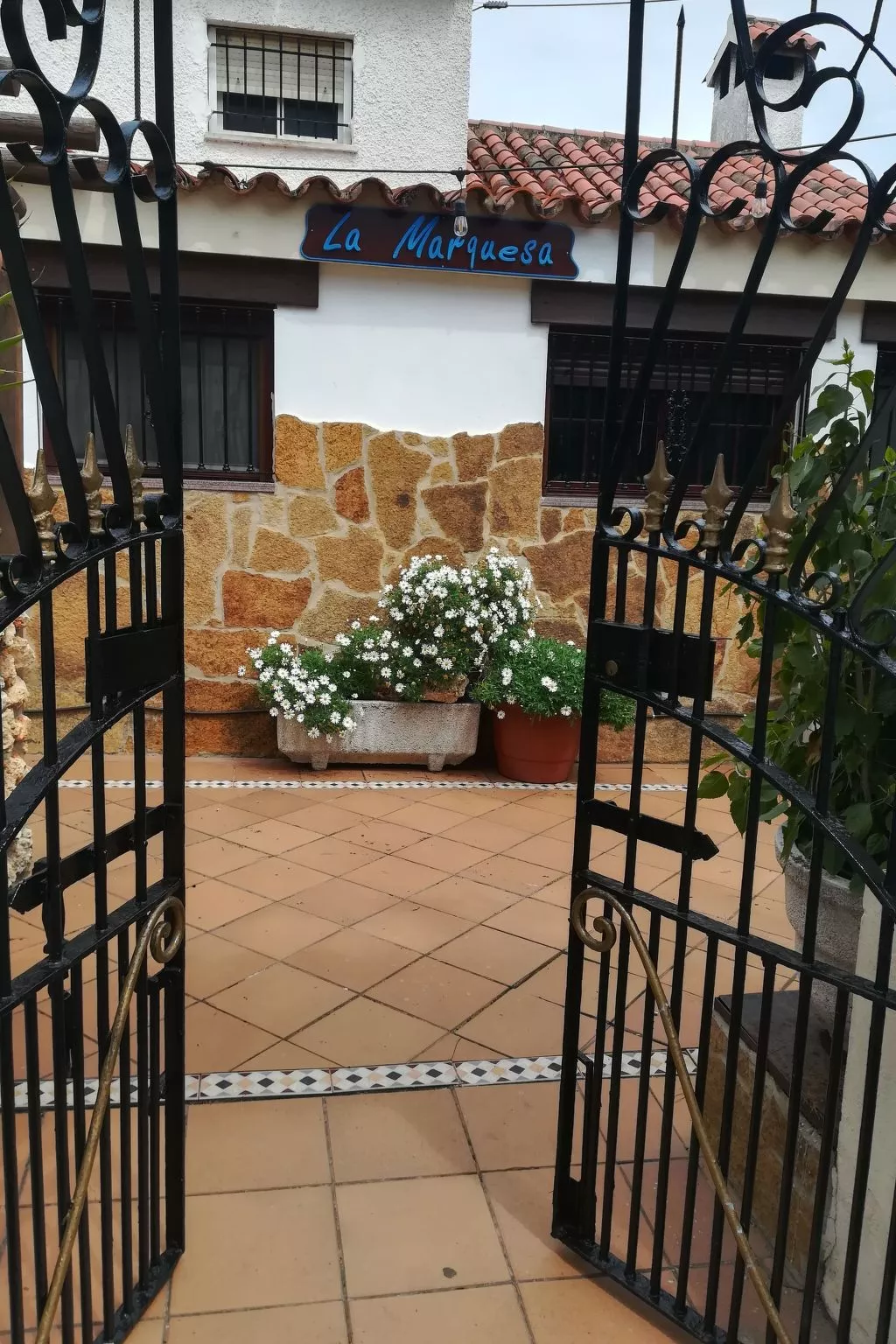 Haus mit Schwimmbad in Strandnähe-Buiten