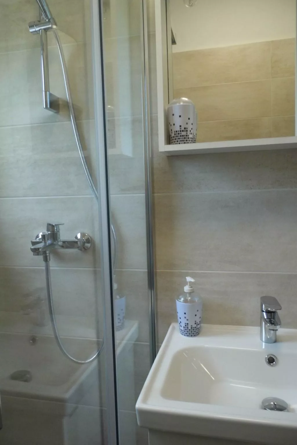 Schöne, gemütliche Ferienwohnung "Mira B" mit Garten-Binnen