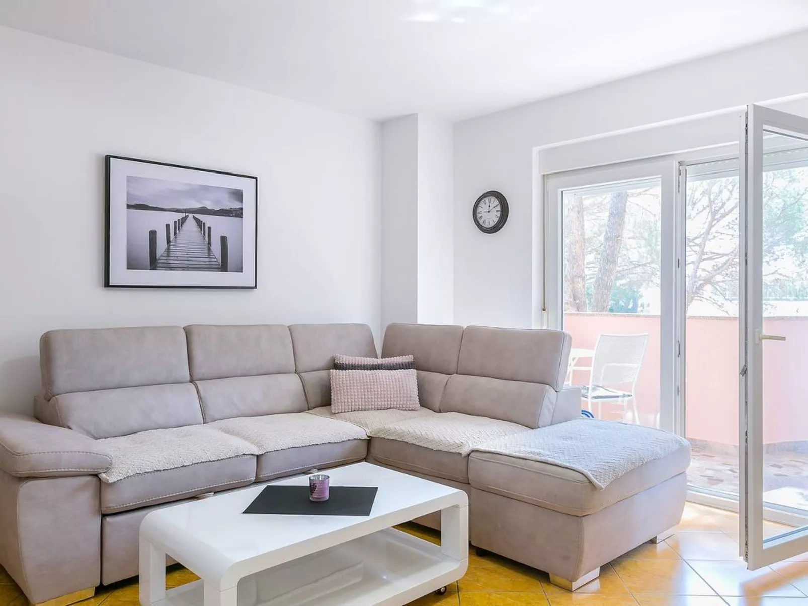 Für bis zu vier Personen, 400m vom Sandstrand