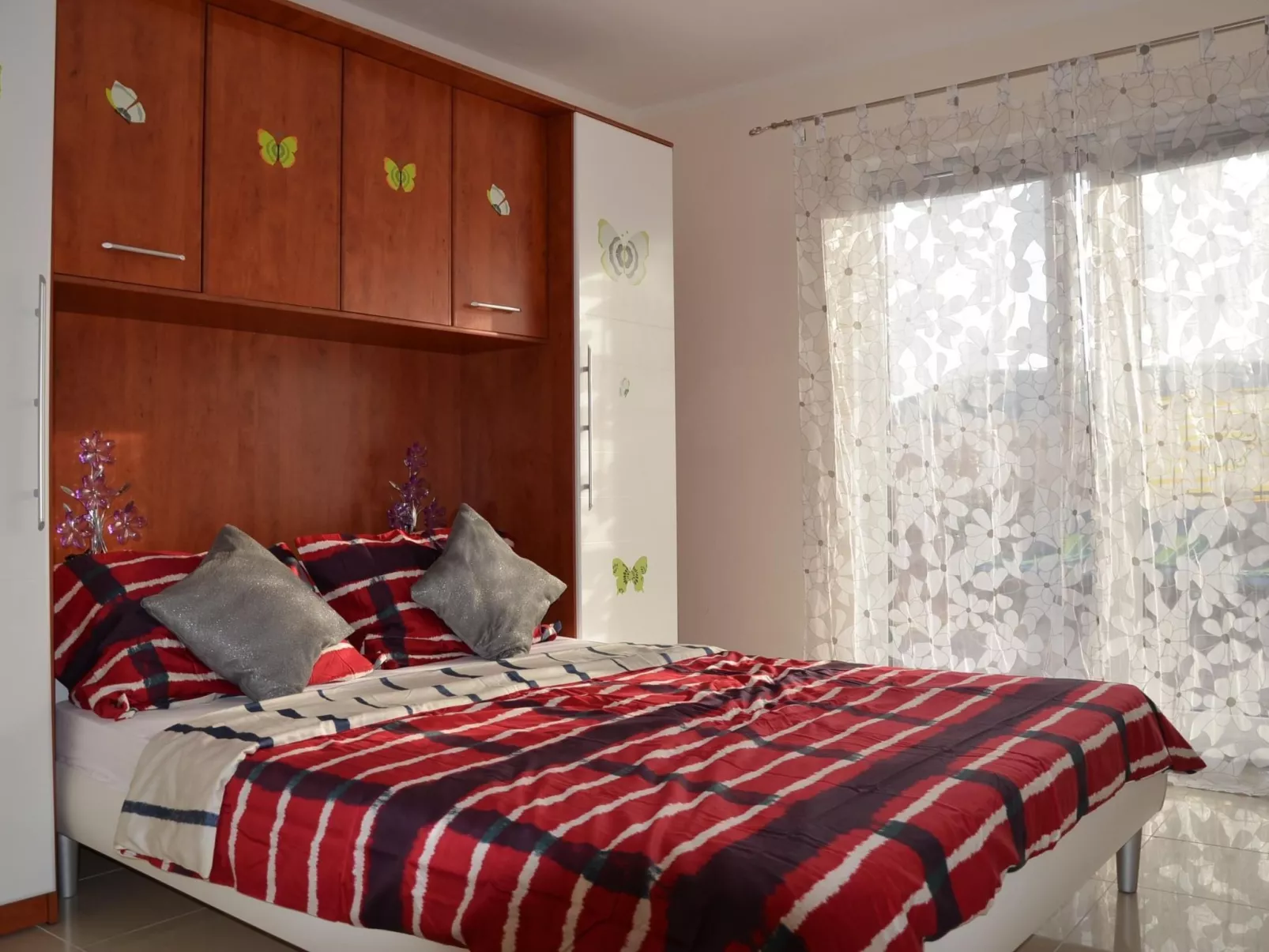 Großes Ferienhaus mit eigenem Pool und Terrasse