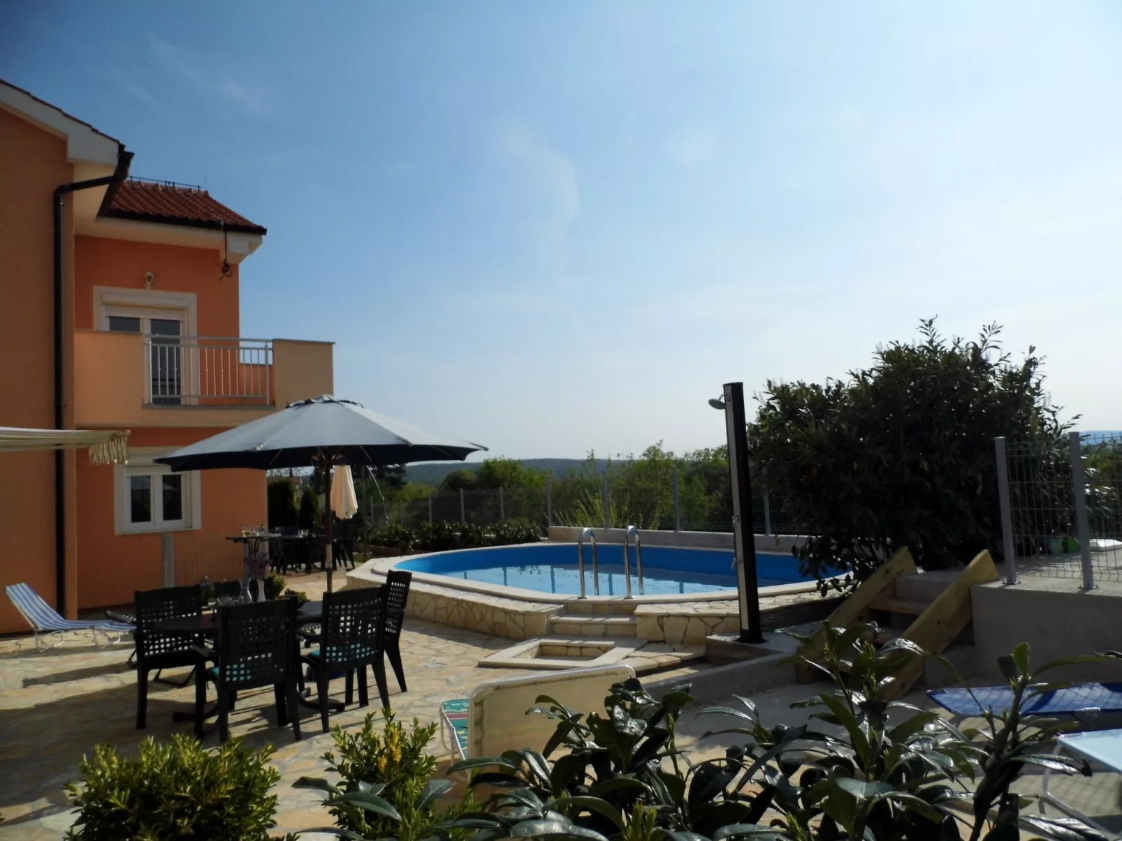 Wunderschöne Ferienwohnung, mit Meerblick und Pool