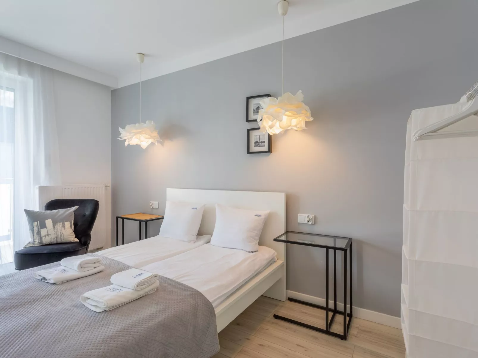 Lichtdurchflutete Ferienwohnung Bianco am Meer