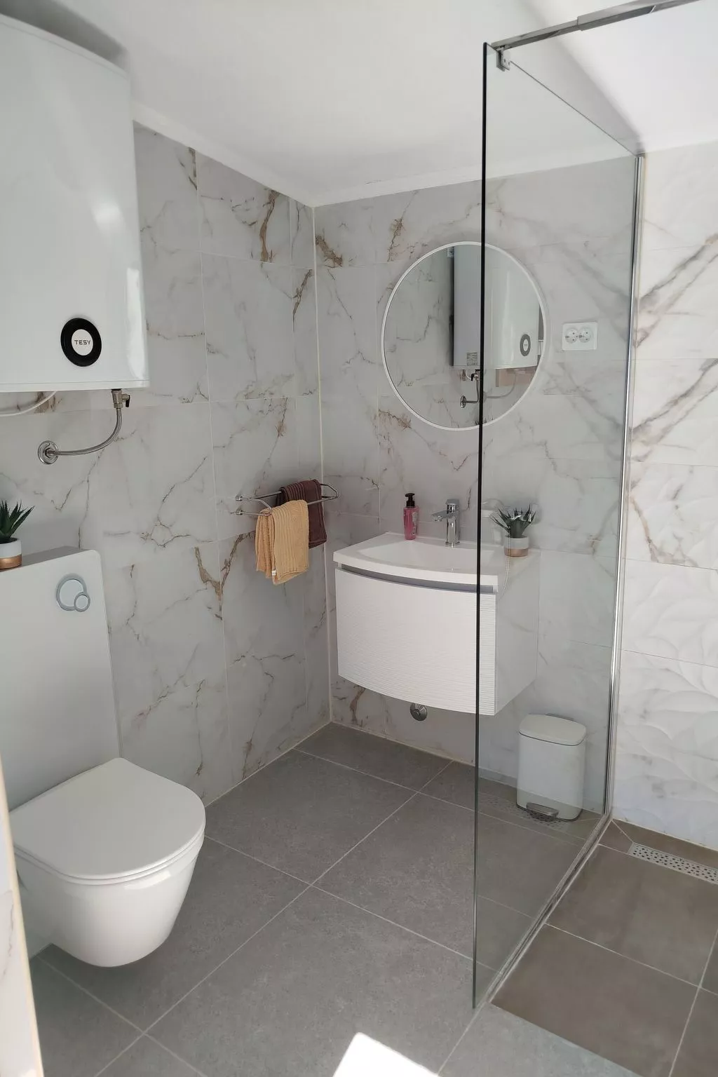 "Ferienhaus Luce" - privater Pool-Binnen