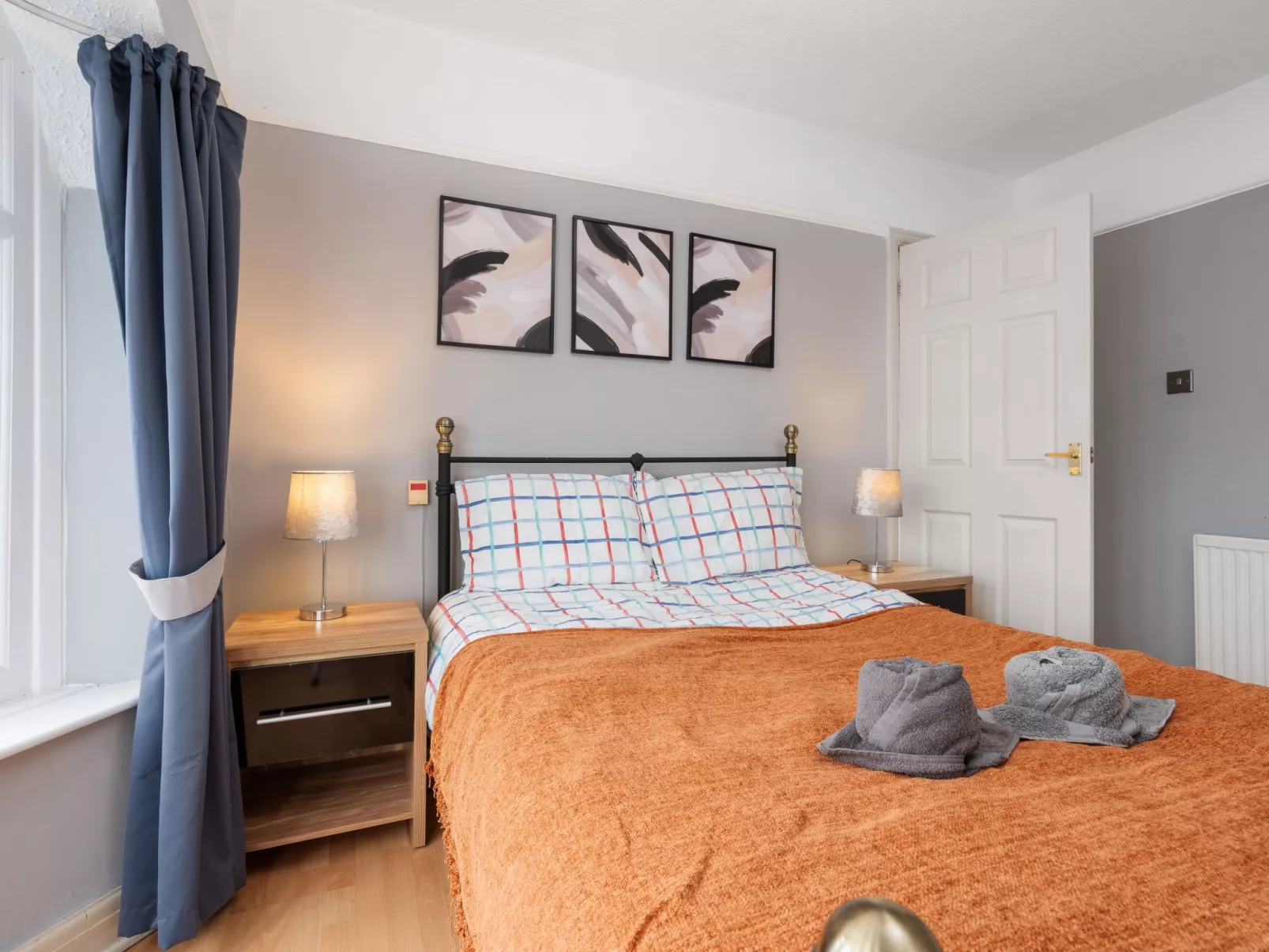 Kostenloses Parken Perfekt für lange monatliche Aufenthalte Für 6 Personen