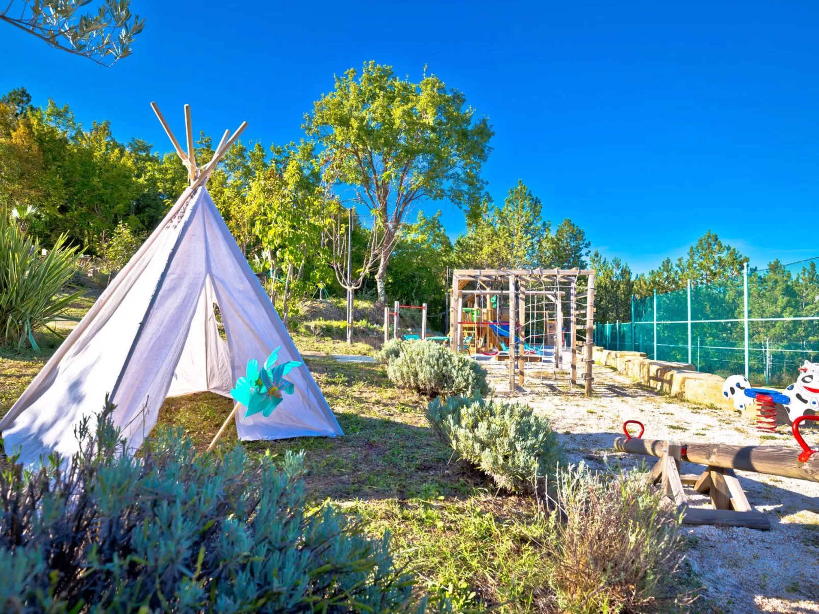 Tolle Villa Sancta Maria Motovun mit Pool