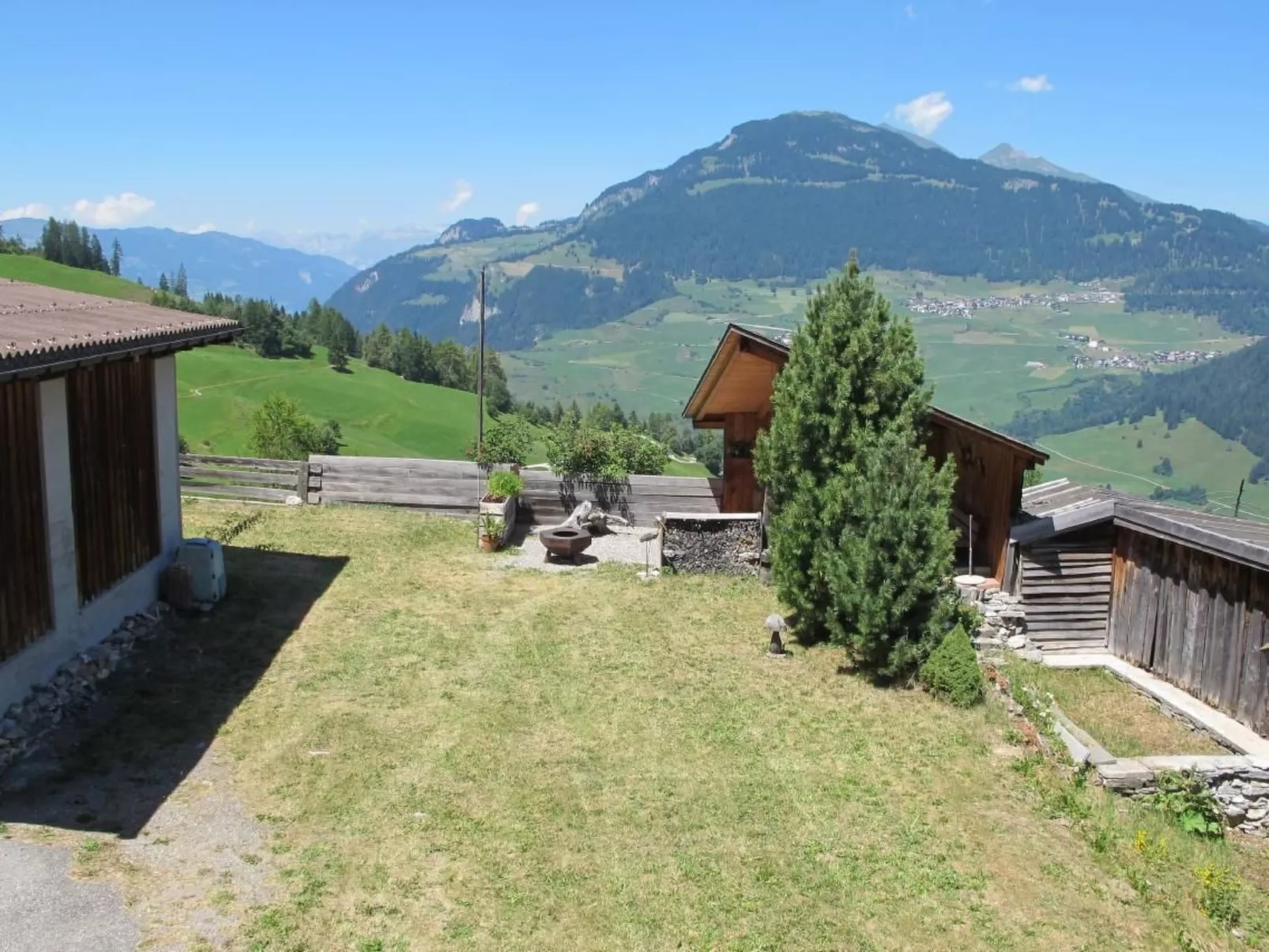 Tgesa Mitgel - ein Haus mit Charakter