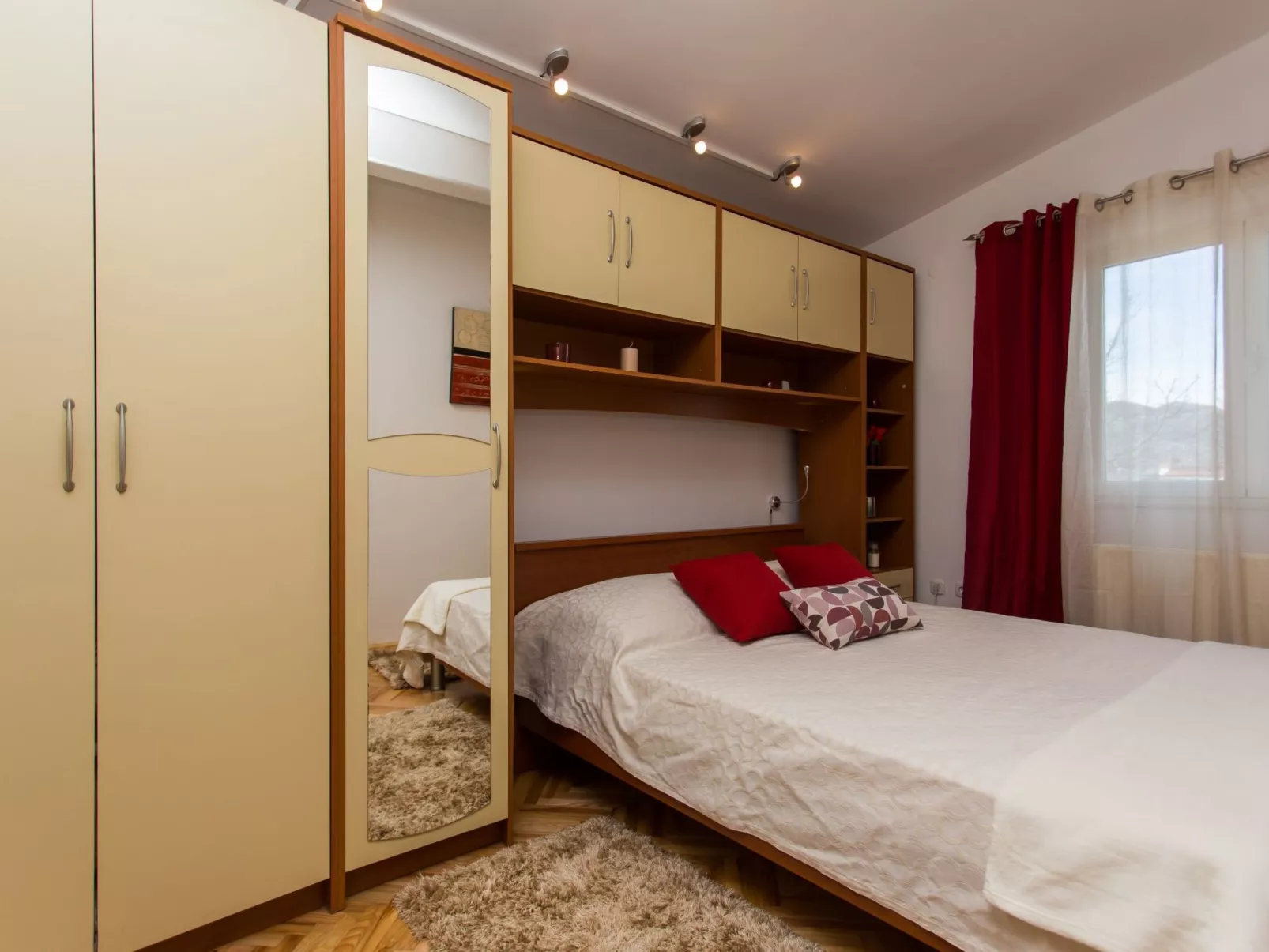 Villa Almas mit Schwimmbad, Fitnessraum, Tennisplatz-Image-tags.info