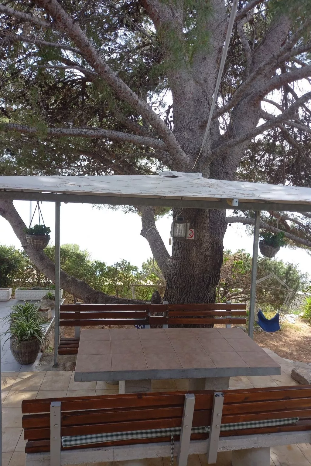 In Maslinica mit Großer Terrasse-Buiten