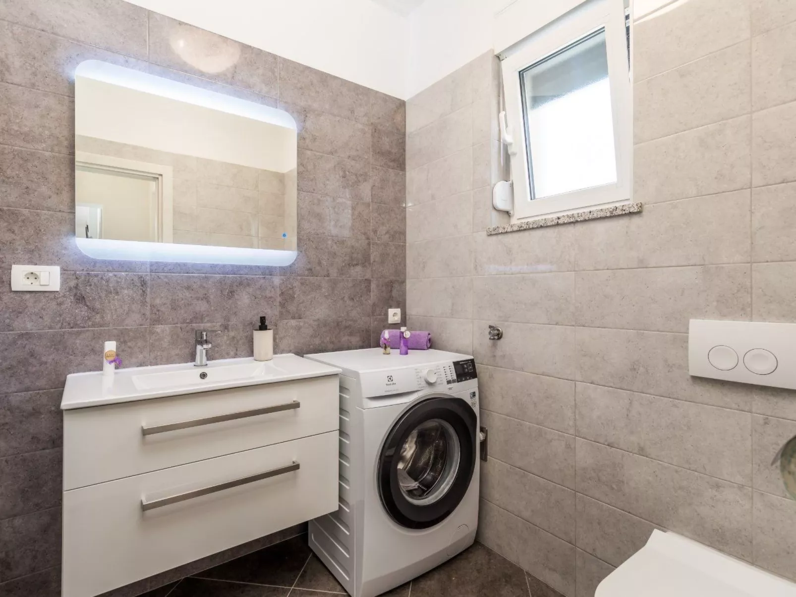 Schönes Haus für 8 Personen mit großem Schwimmbad