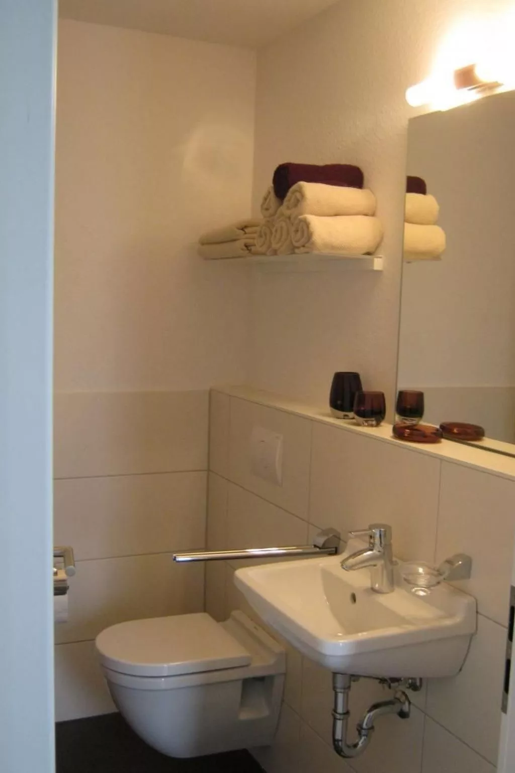 Wohnung im Erdgeschoss mit Terrasse und Stellplatz