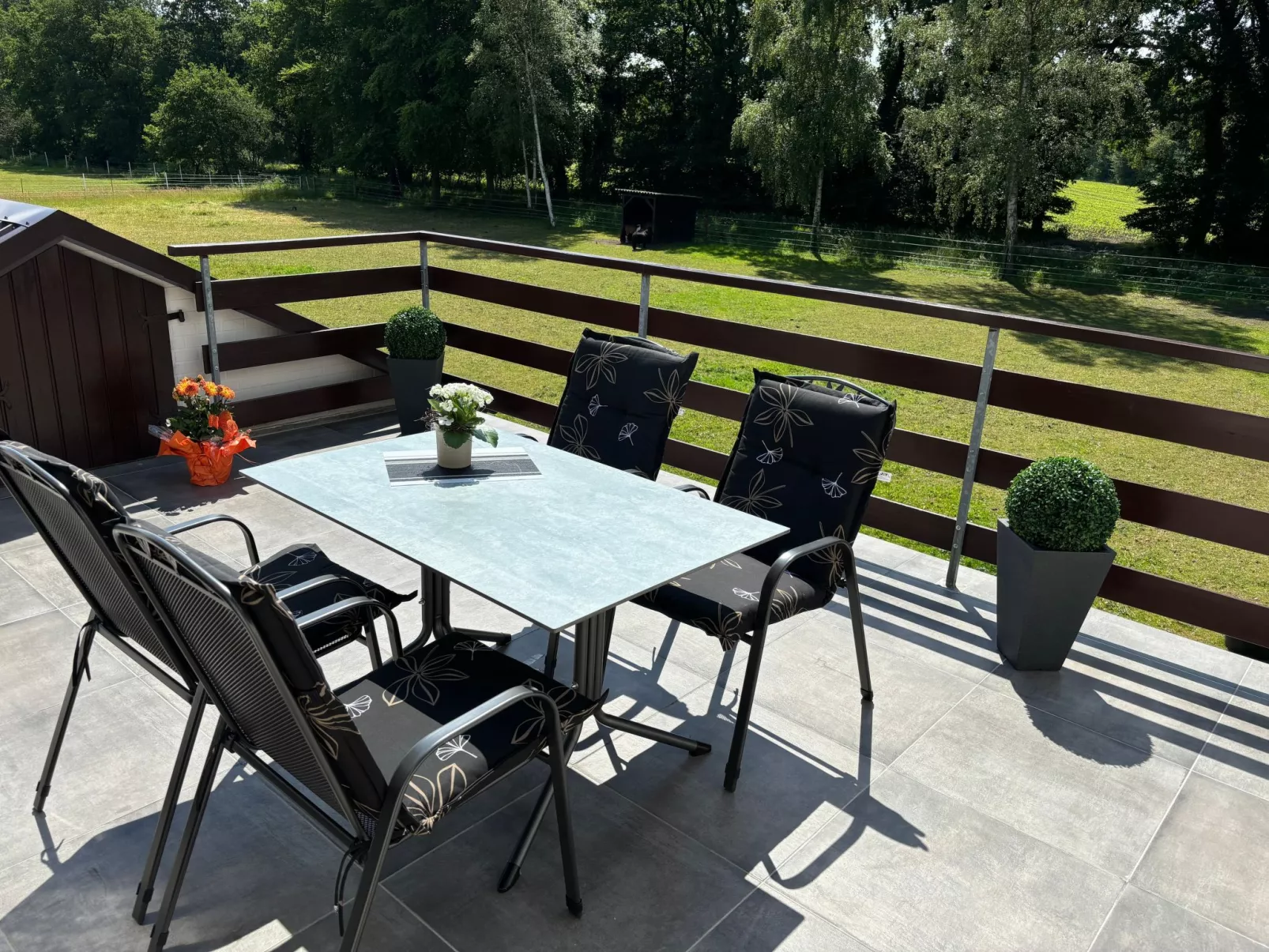 Mit großer Dachterrasse