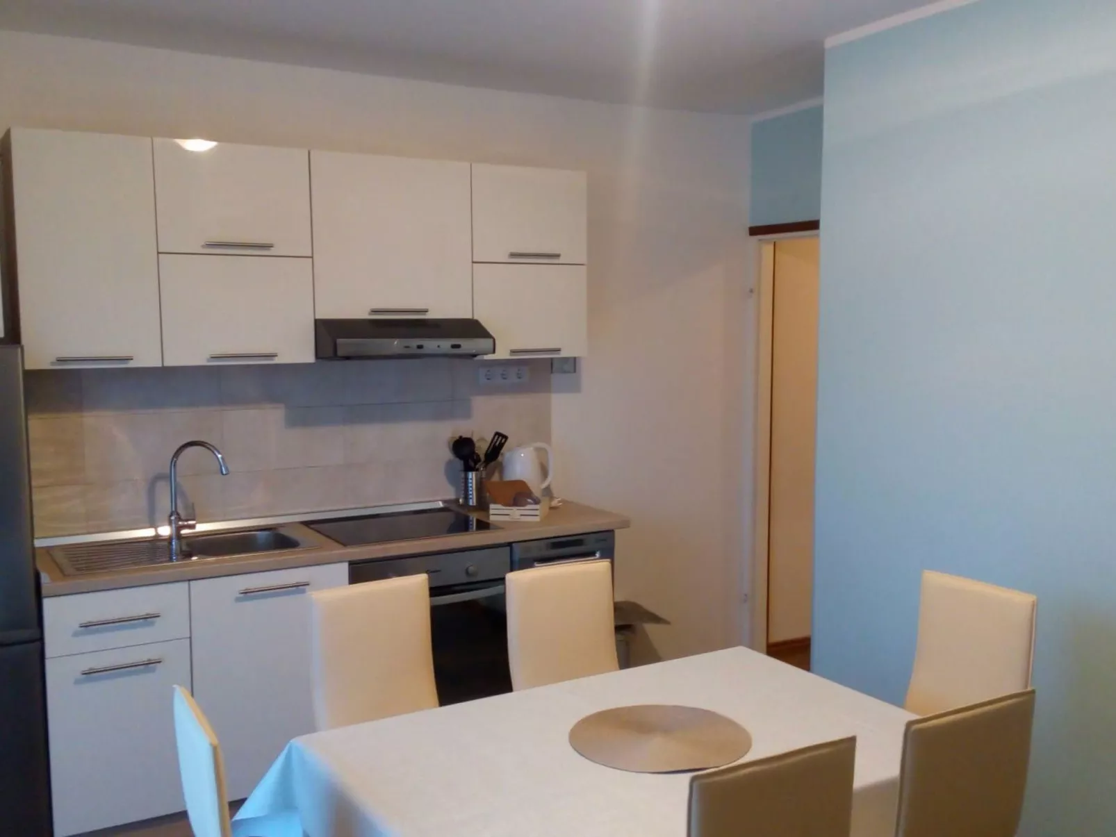 "Blaues" Apartment mit Swimmingpool