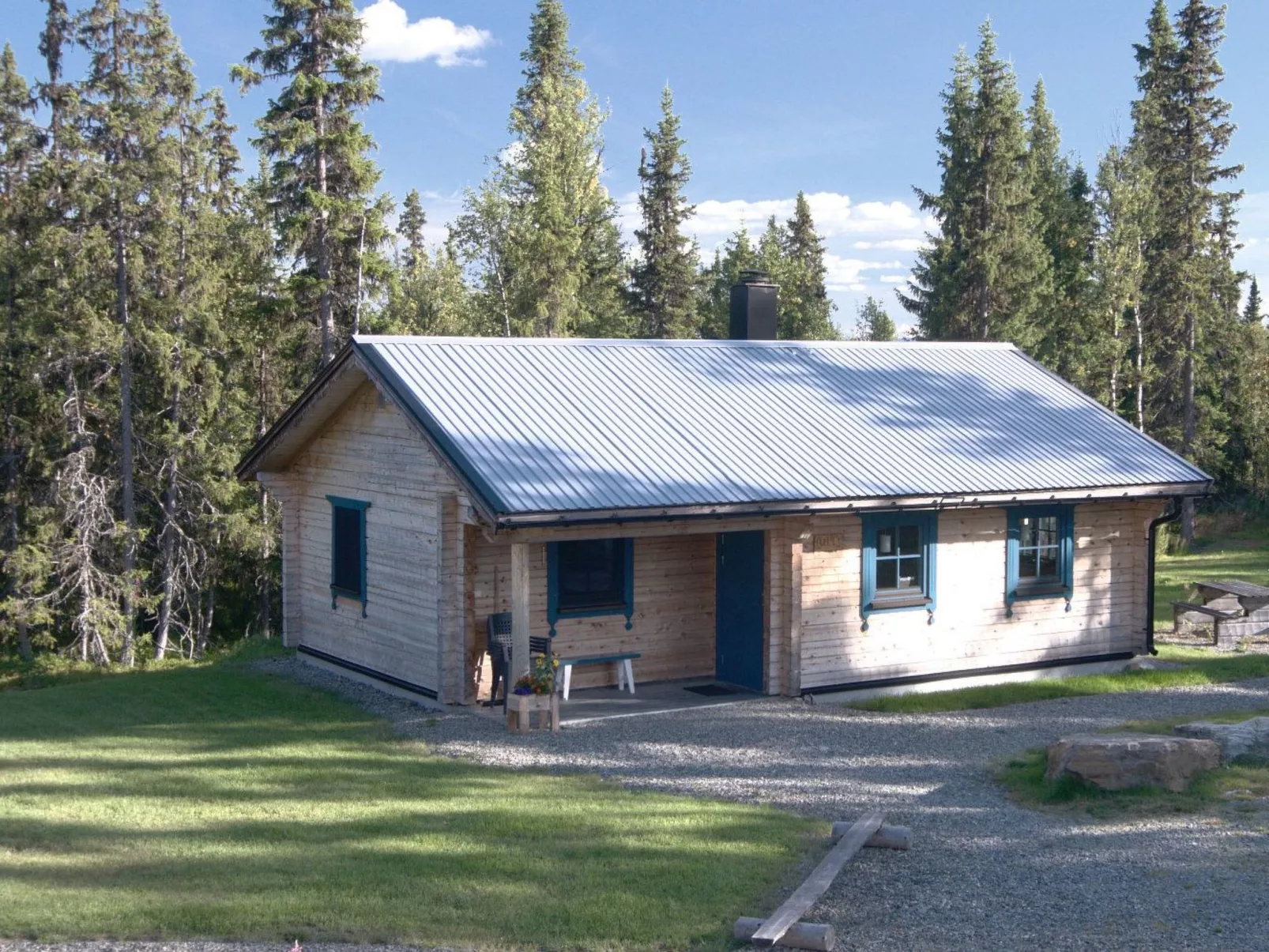 Charmantes modernes Blockhaus mit Kamin