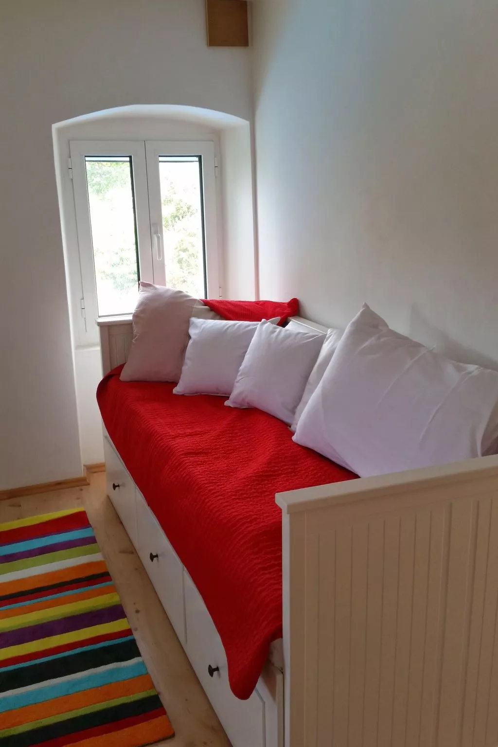 Charmantes Steinhaus mit Pool und Panoramablick-Binnen