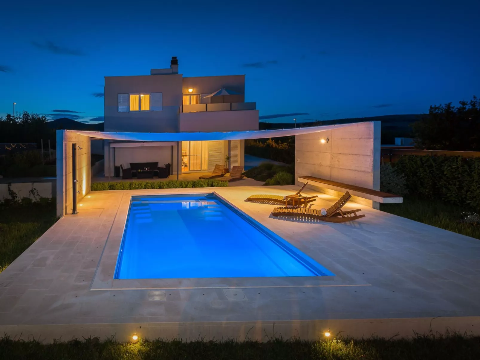 In Dugopolje mit Beheiztem Pool