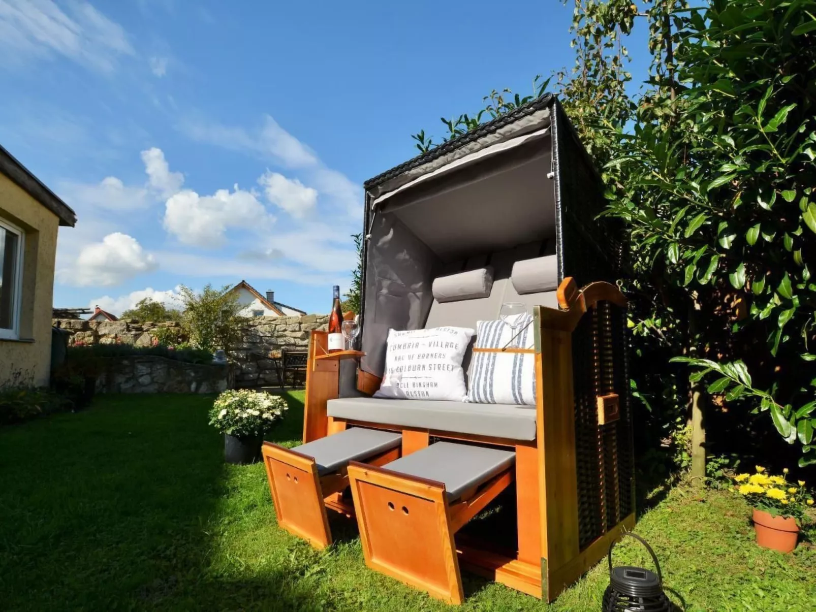 Villa mit Garten, Grill und Terrasse