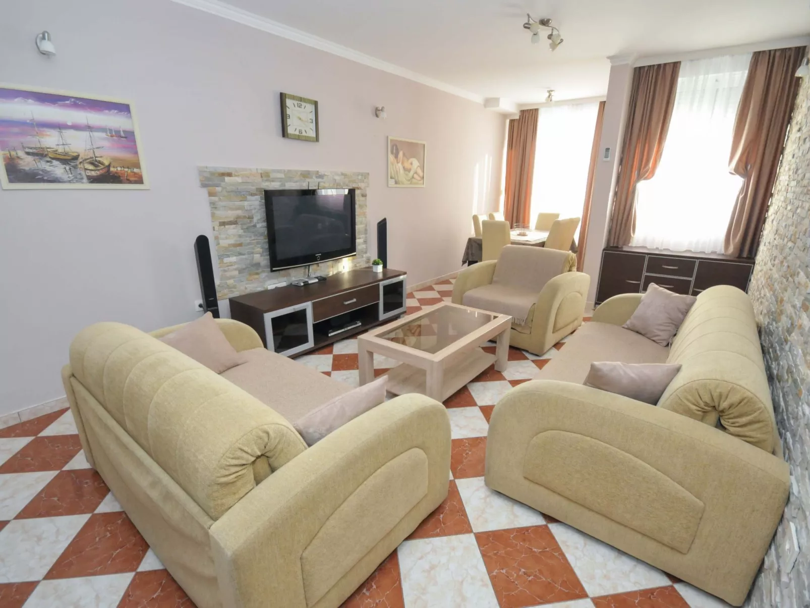 Wohnung mit Waschmaschine und Geschirrspüler