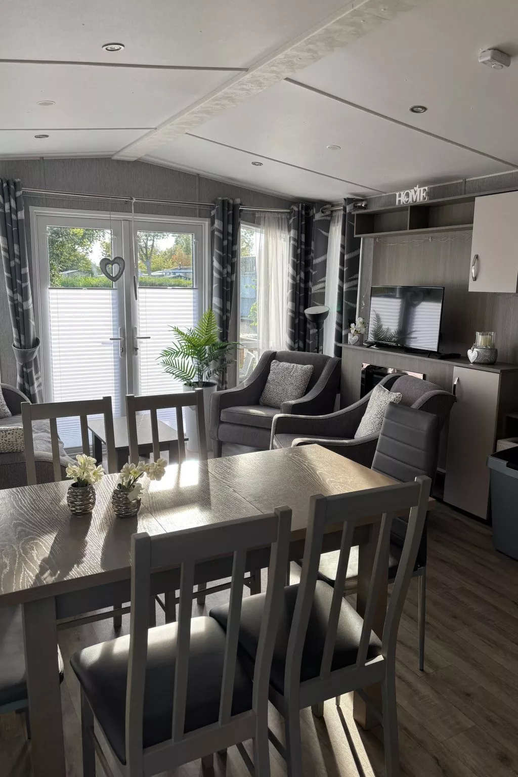 Chalet in Strandnähe-Buiten