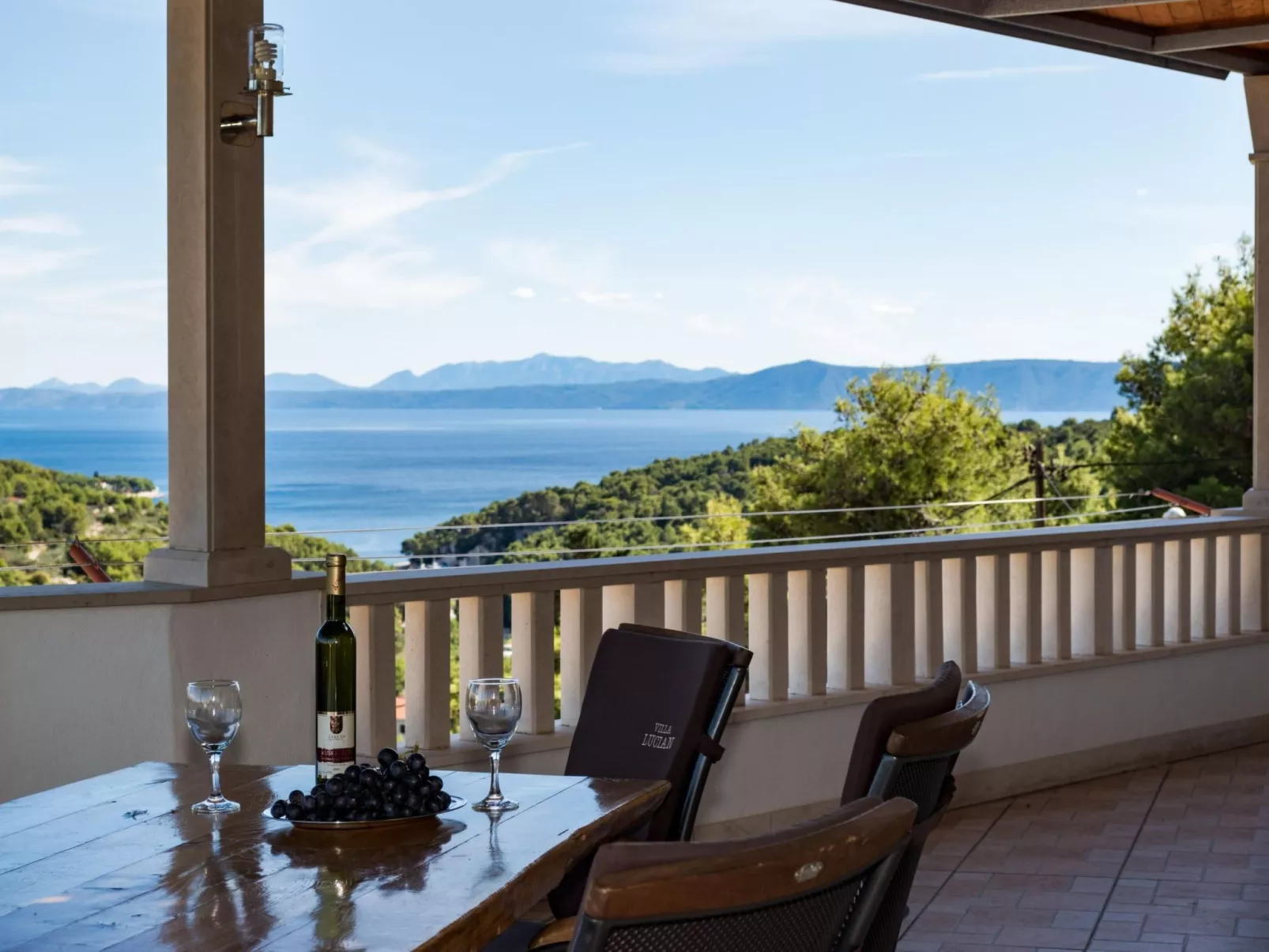 Ferienvilla "Lucian" mit Blick auf das Wasser-Buiten