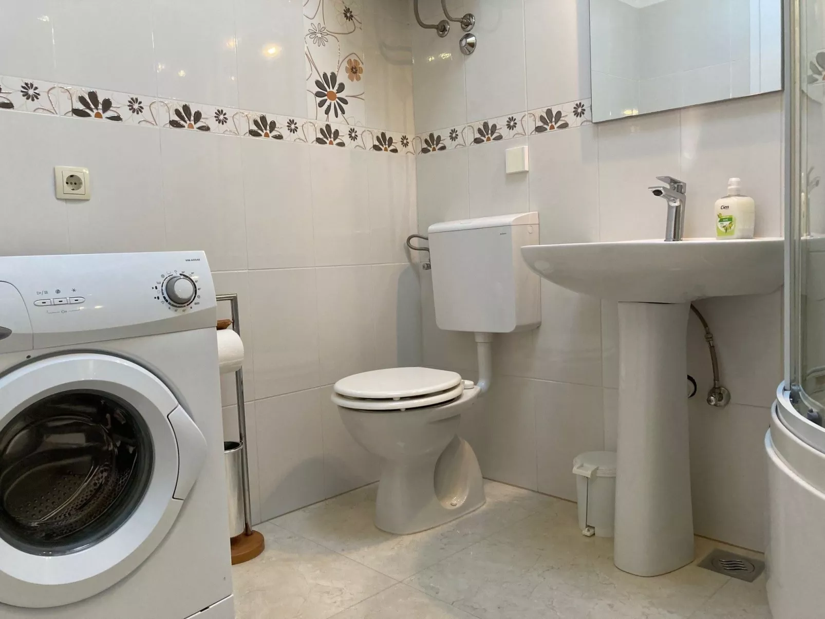 Wohnung in Povlja mit privatem Parkplatz