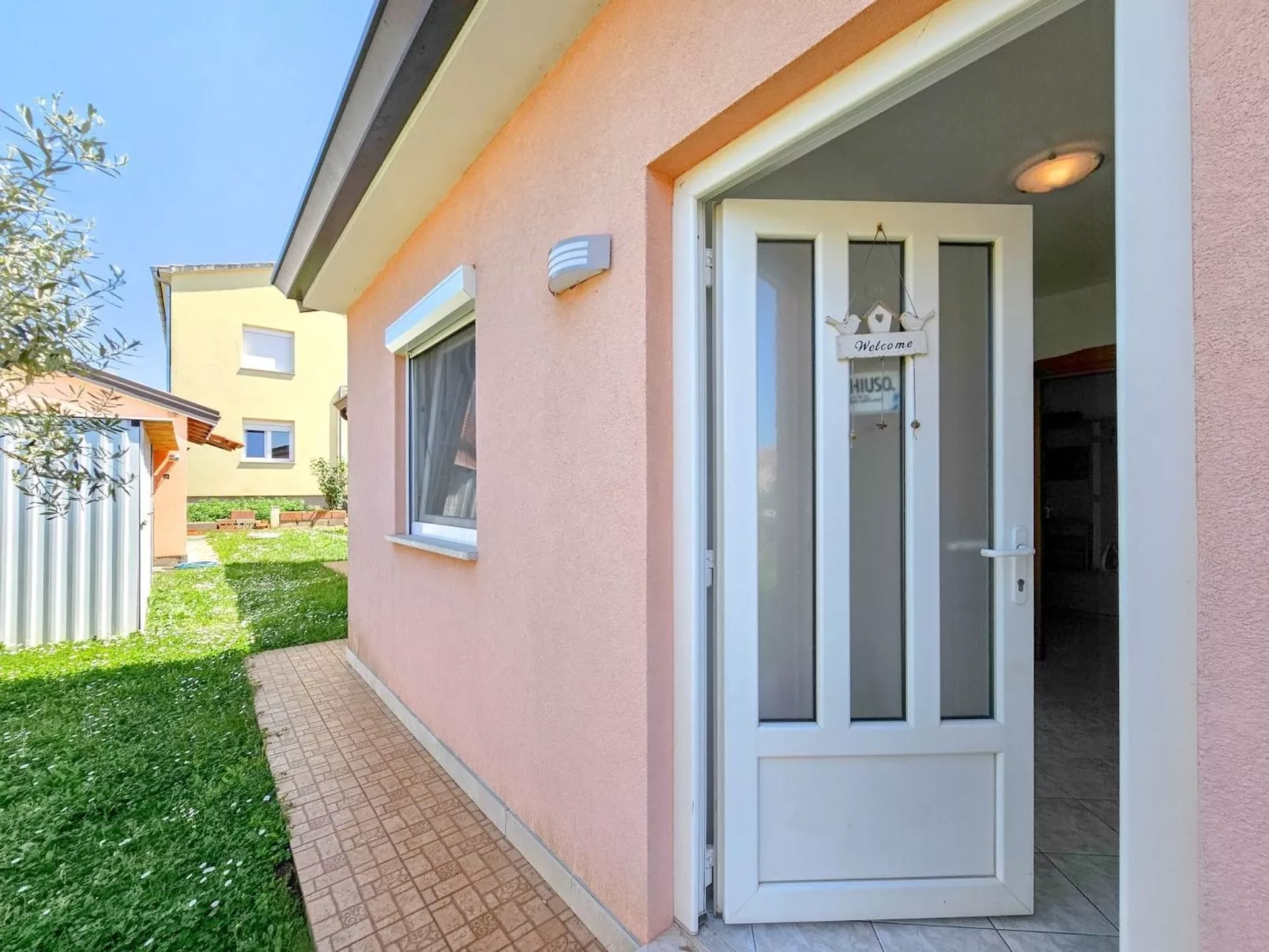 Wunderschönes Appartement in Bužinija mit Schöner Terrasse-Buiten