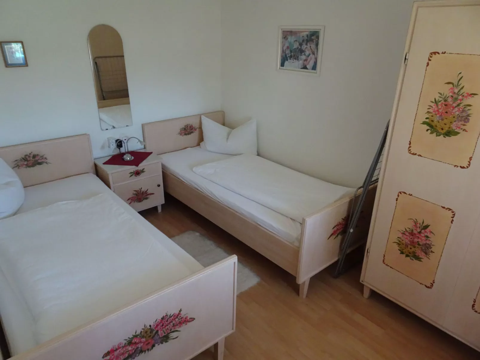 Kleines Ferienhaus mit Garten und Grill in Garitz