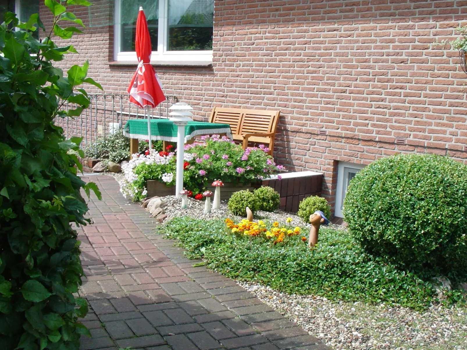 Wohnung in Neue Tiefe mit Terrasse, Garten und Grill
