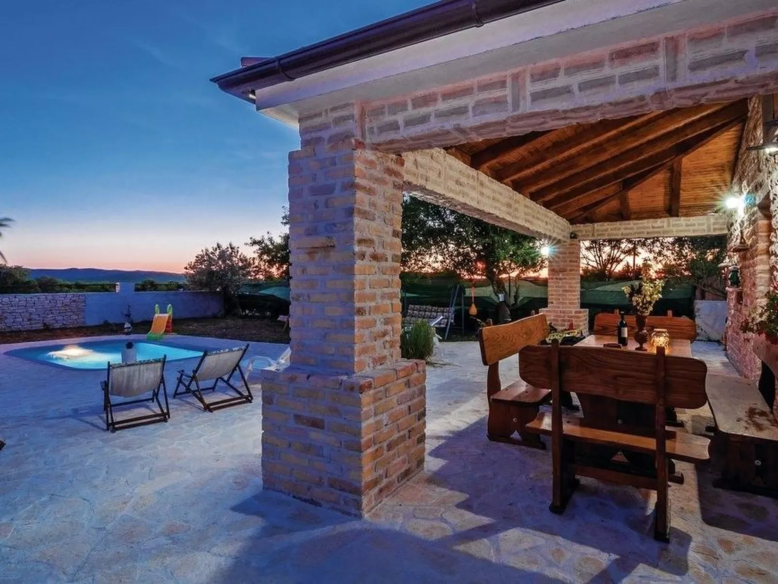 Villa Anita mit Privatpool in Budak