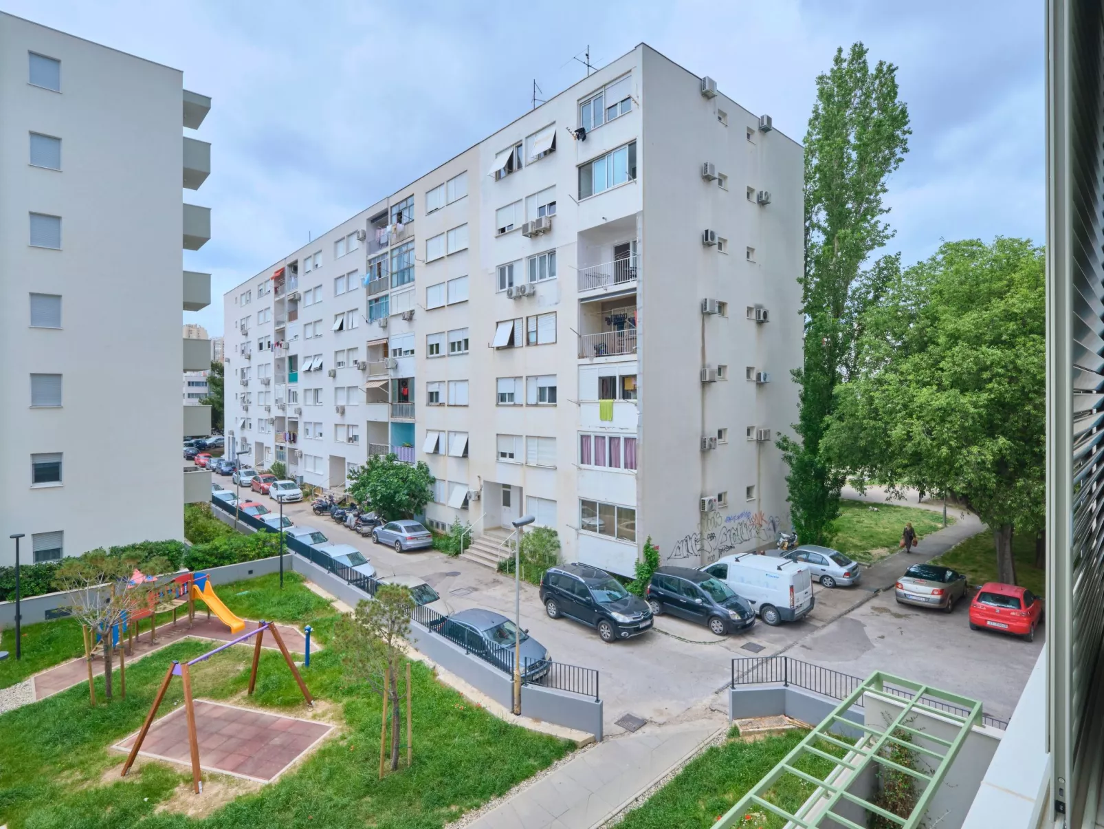 "Splitful Apartment" - Buiten