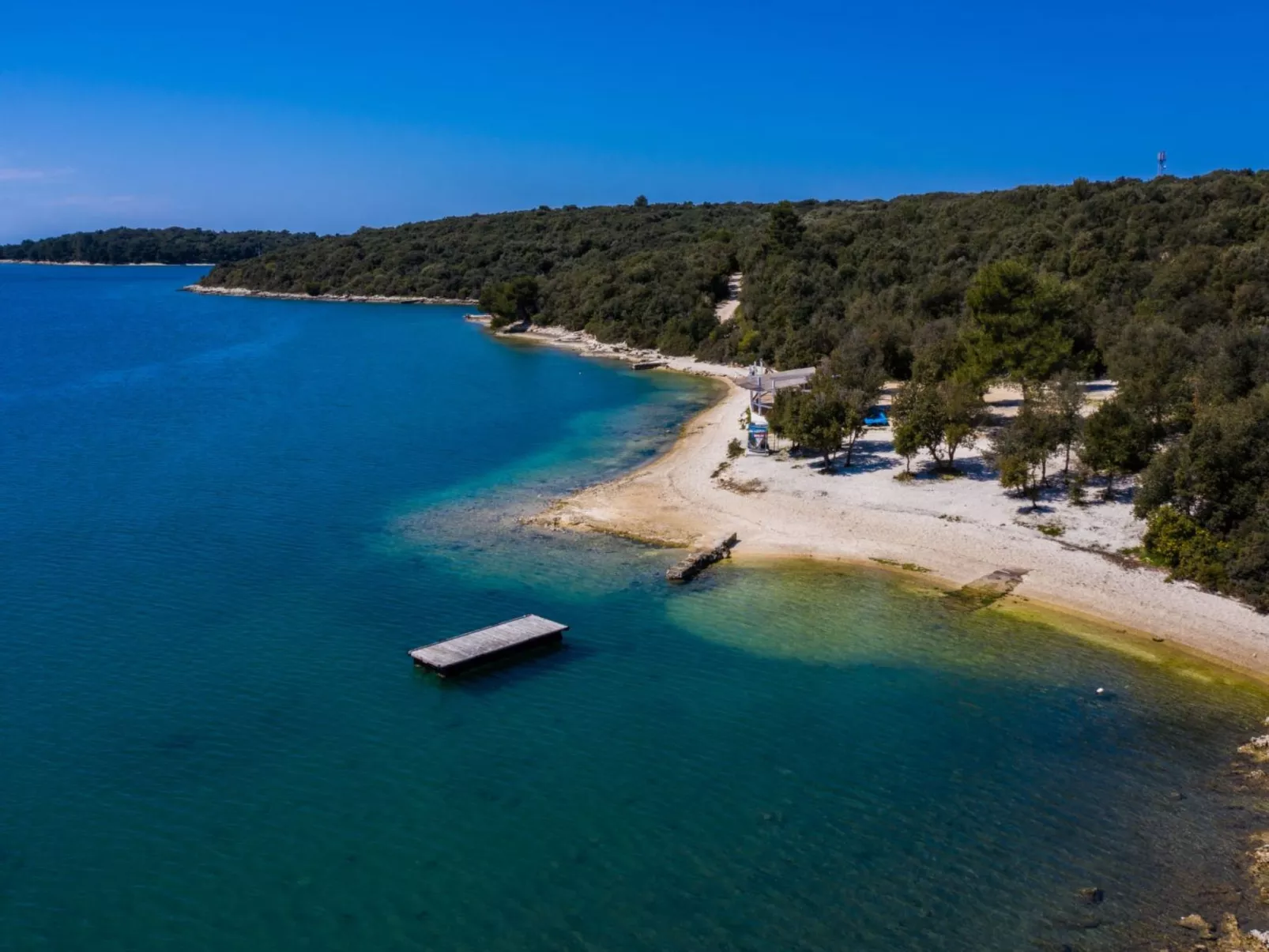 Elegantes Familienappartement mit privatem Pool-Buiten