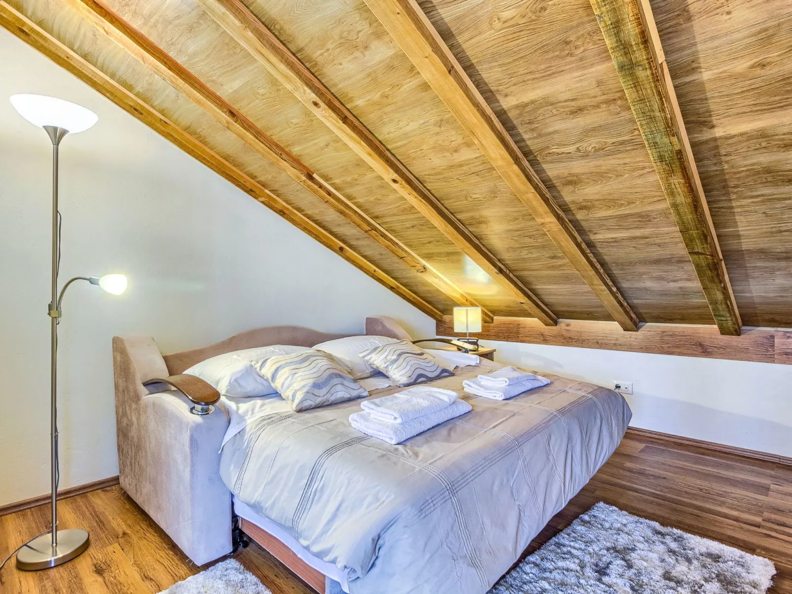 "Villa Rock" mit Blick auf das Wasser-Binnen