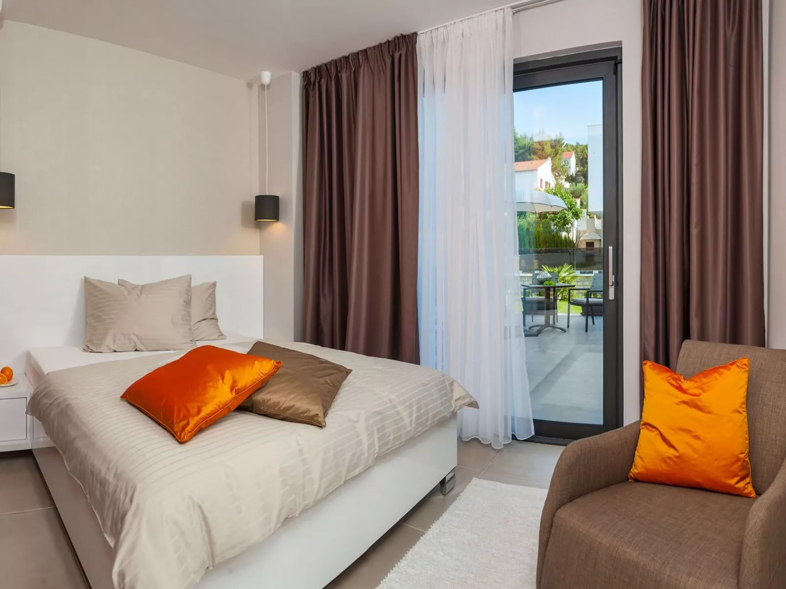 Luxuriöse Villa Rose am Strand mit Pool-Binnen