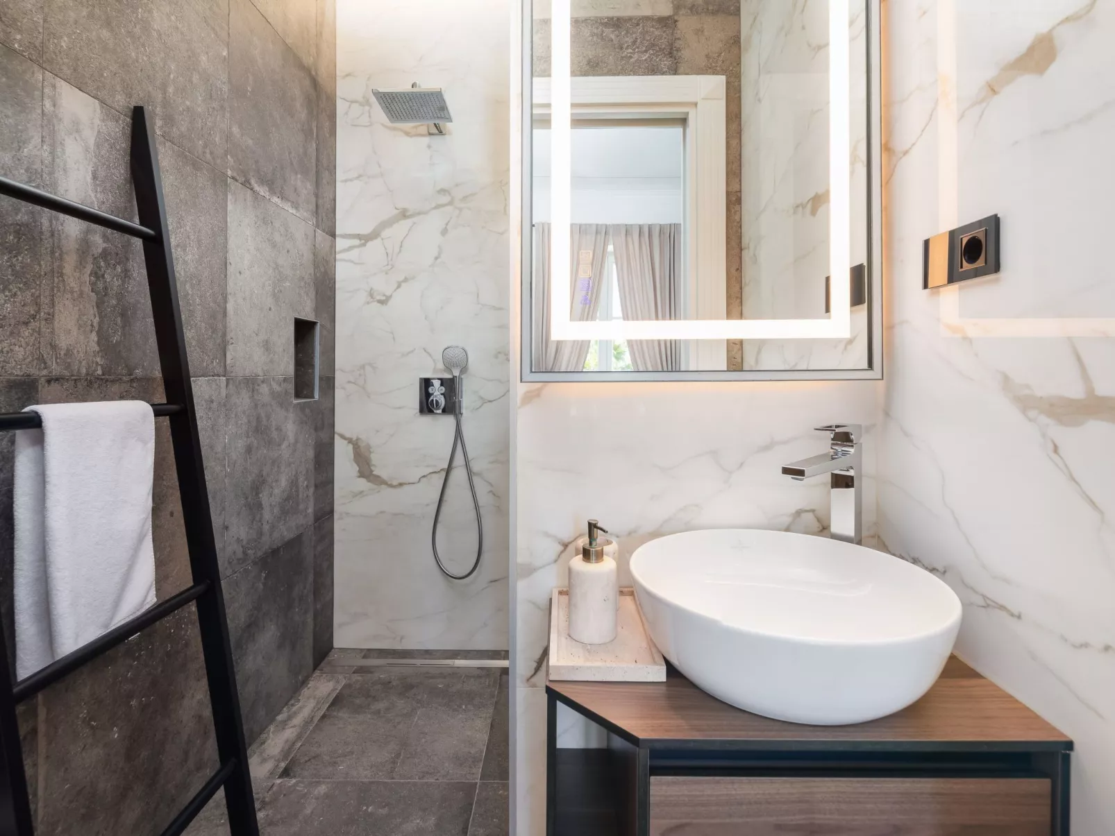 Villa L'orizzonte mit Außenküche in der Nähe von Trogir