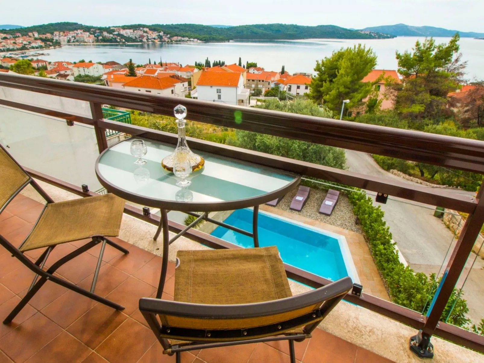 Villa Nia für 12 Personen mit privatem beheiztem Pool-Buiten