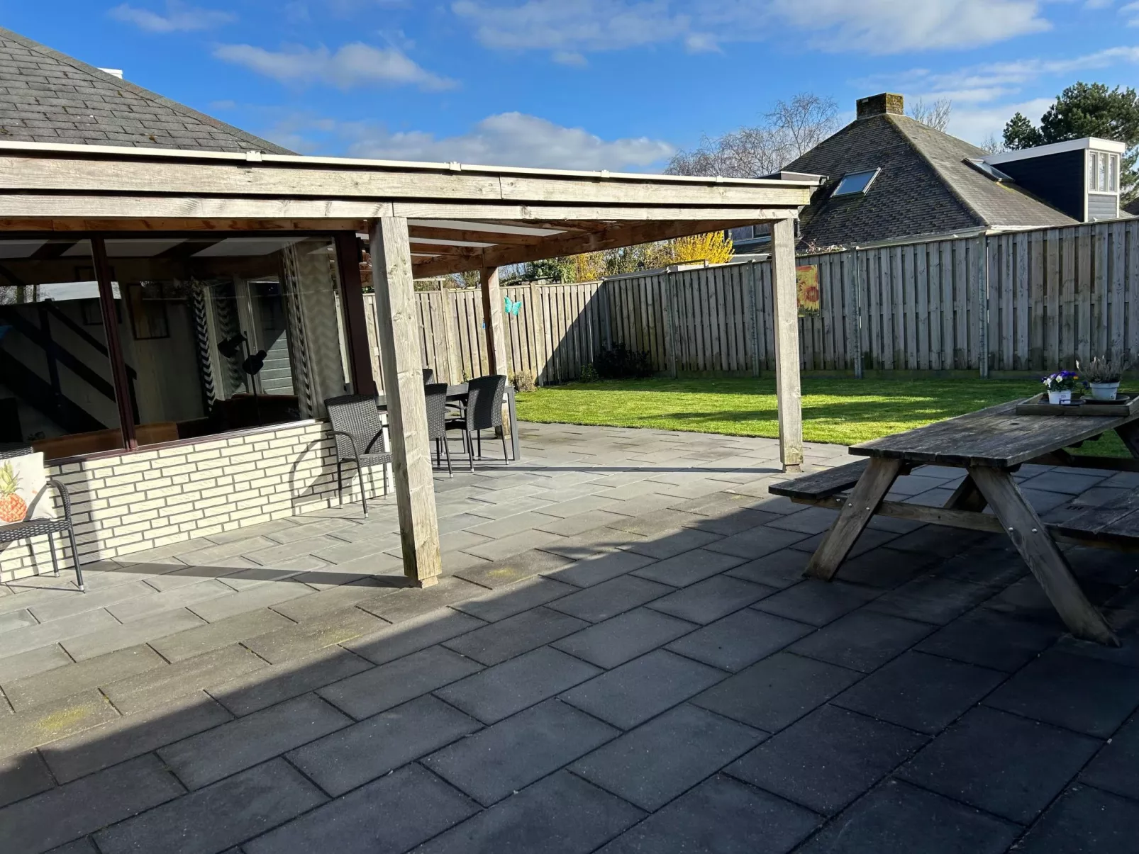 Gemütliche Hütte-Buiten