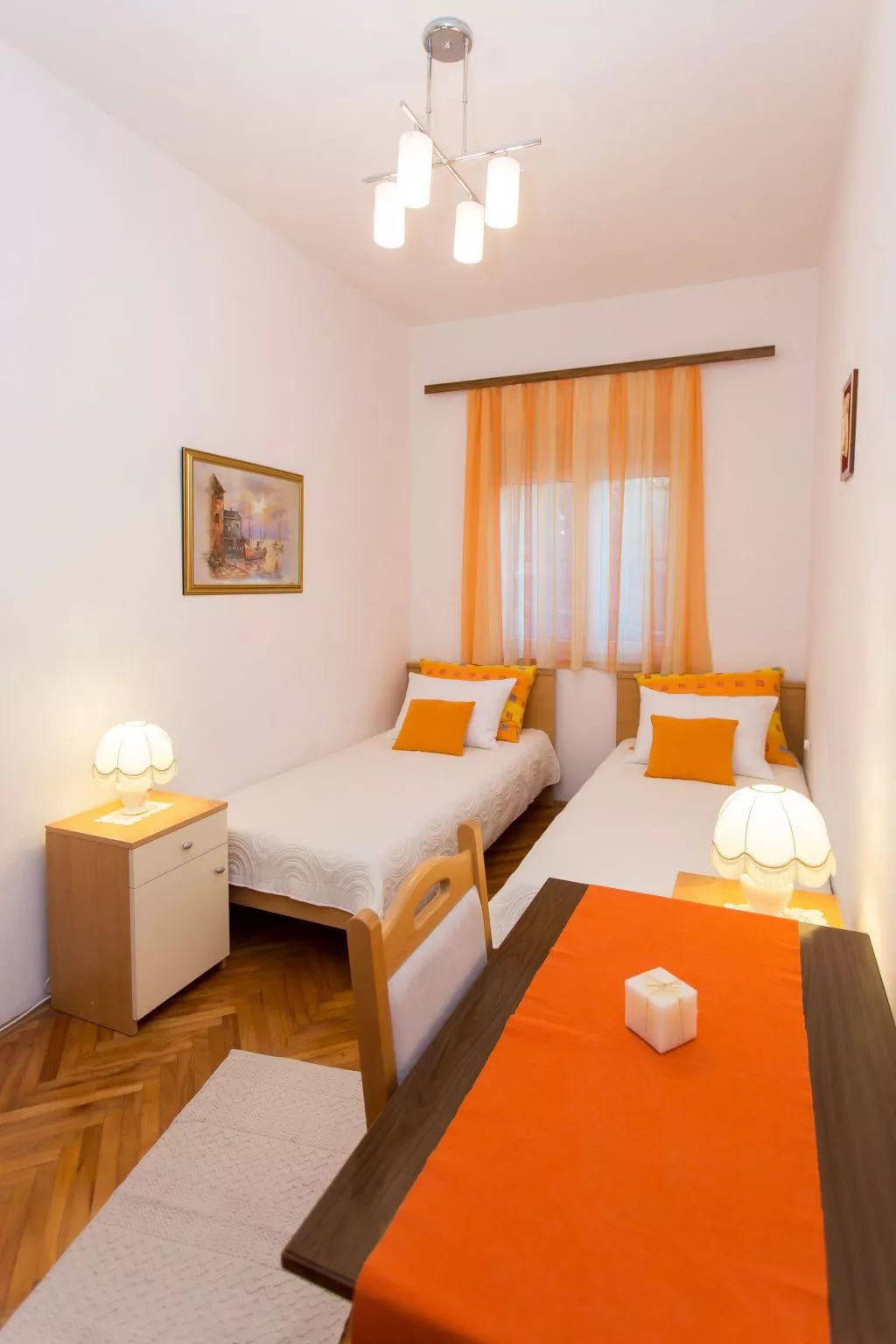 Strandnahe Ferienwohnung Jure mit großer Terrasse