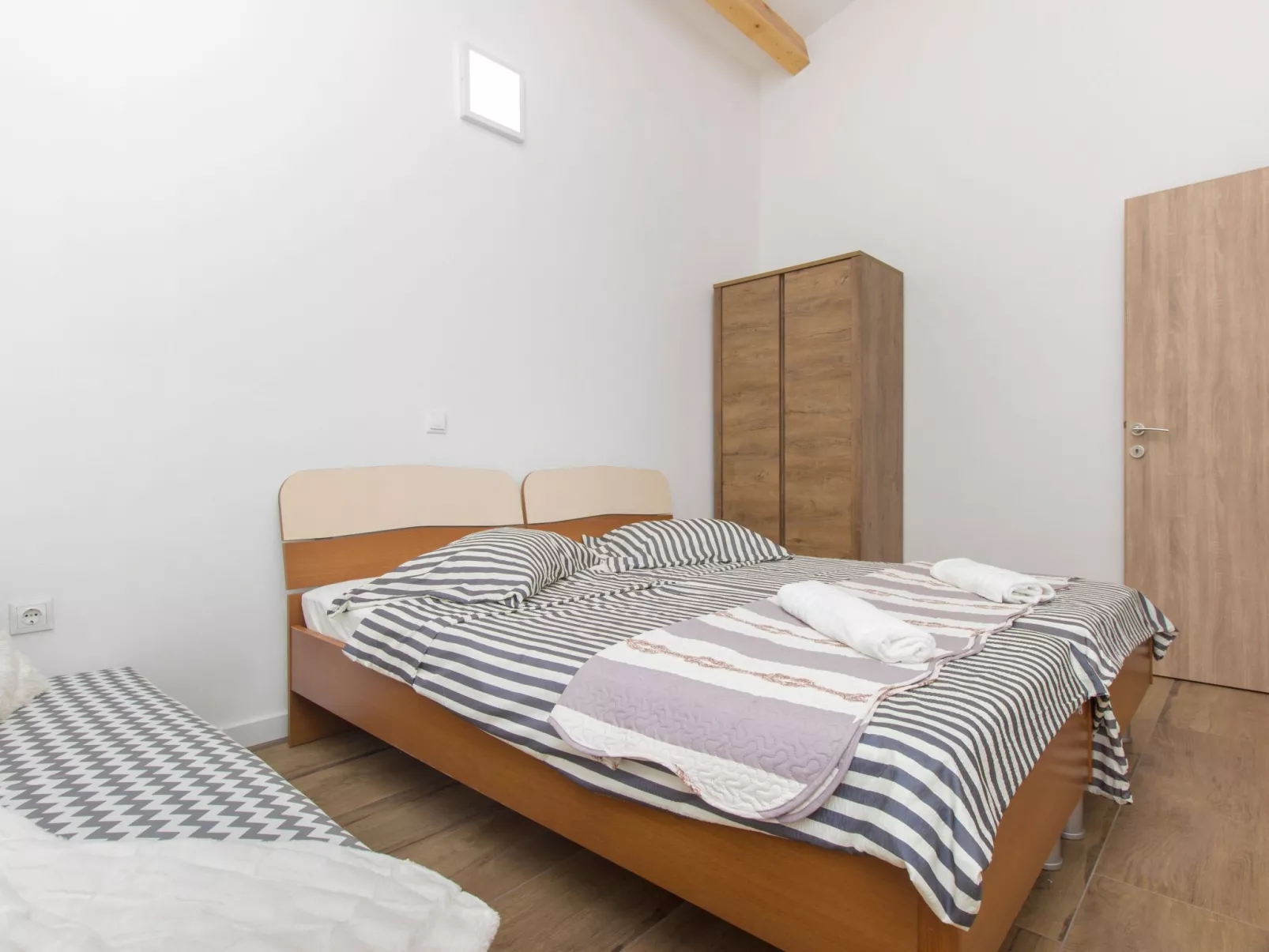 "Appartement Nr. 5".-Binnen