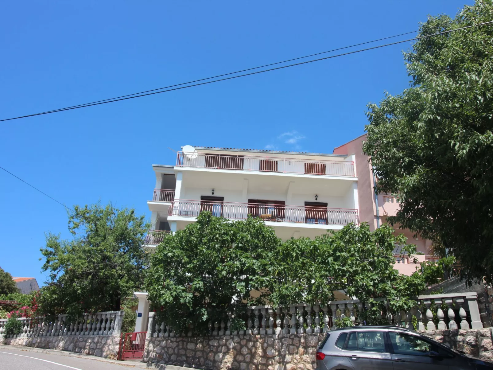 "Manda 2" mit Blick auf das Wasser-Buiten