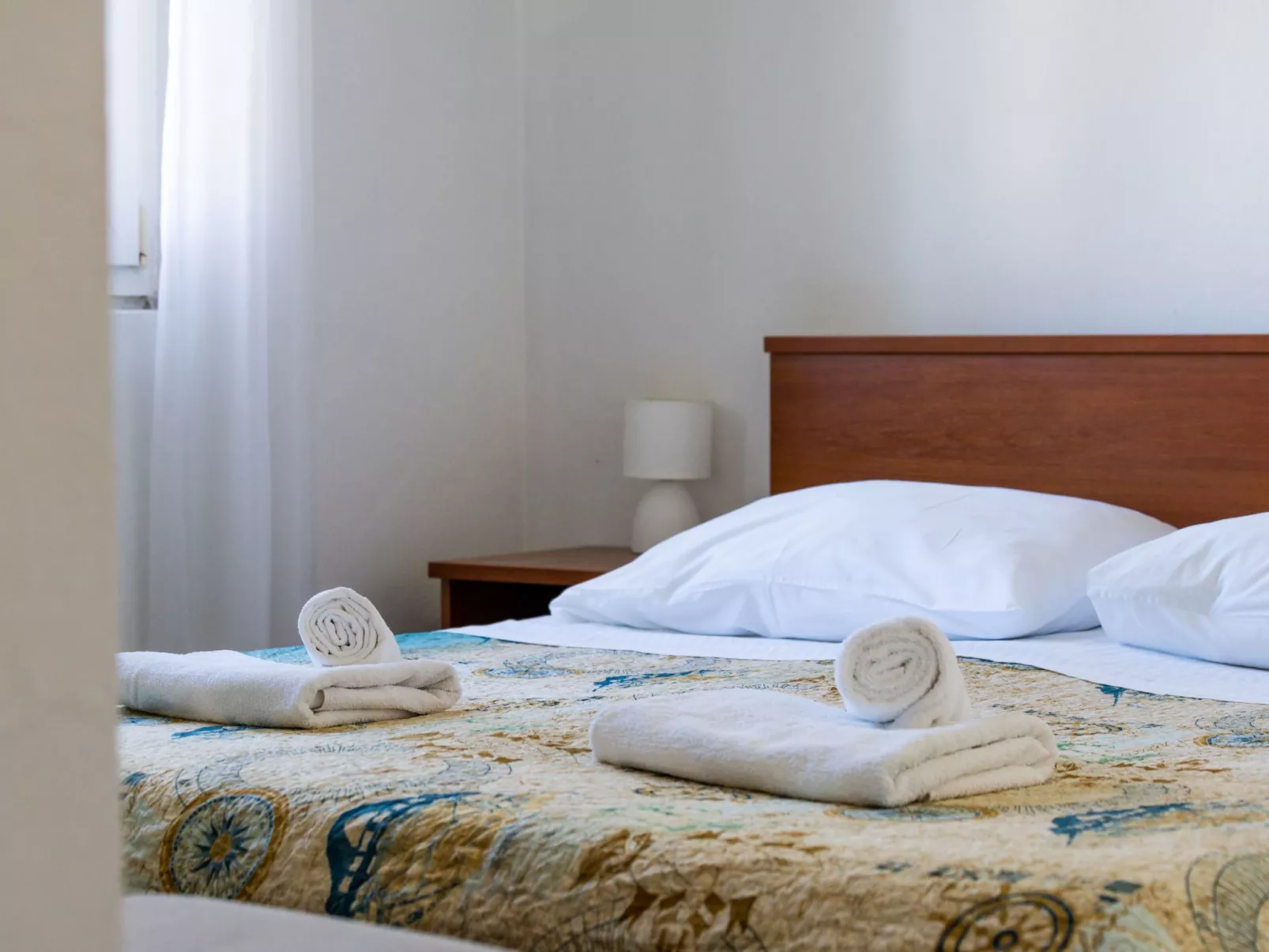 "Lenko 1" mit Blick auf das Wasser-Binnen