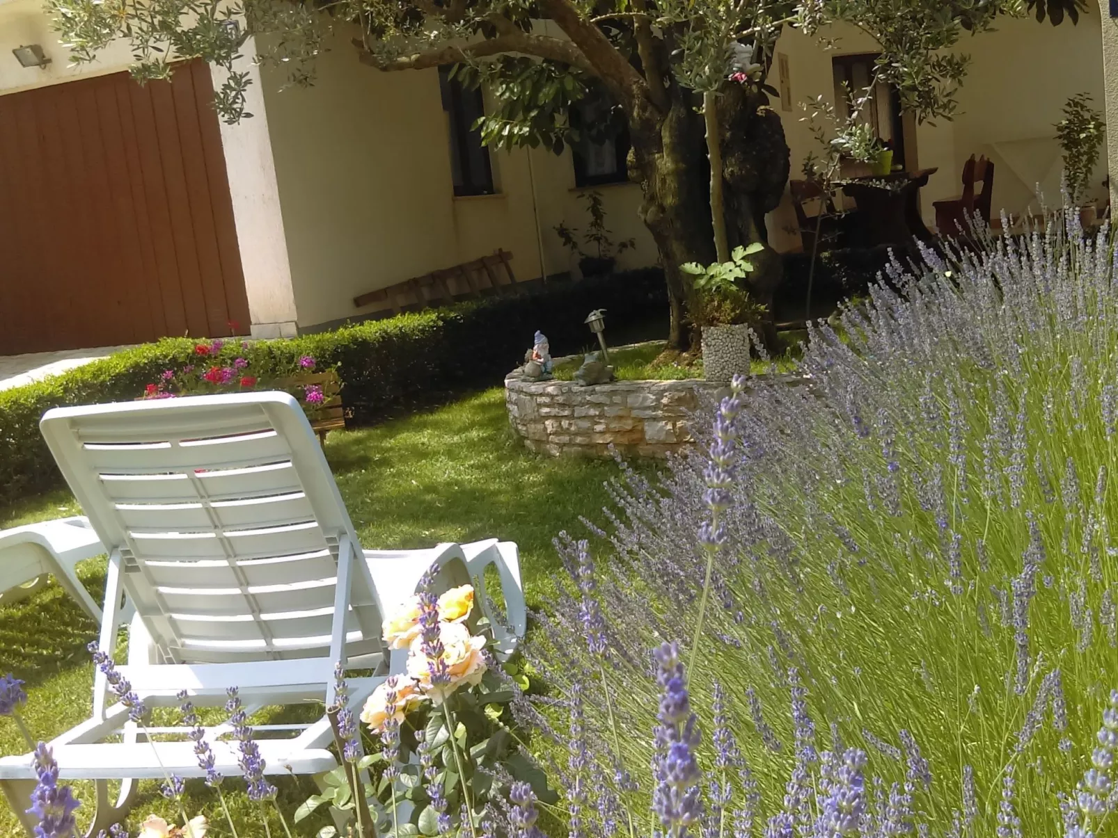 Studio mit Miniküche-Buiten