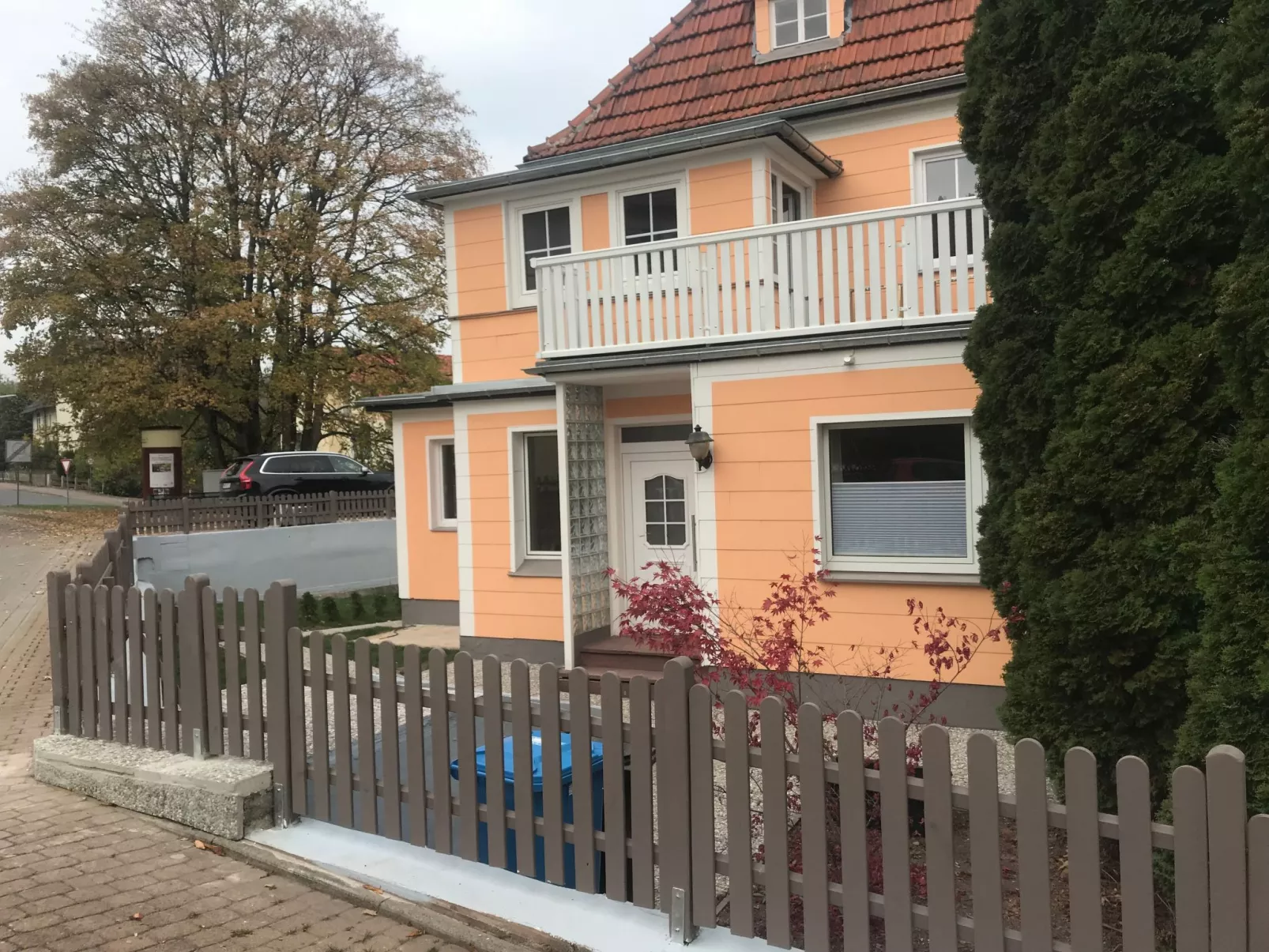Modernes, gemütliches Ferienhaus mit Terrasse und Garten