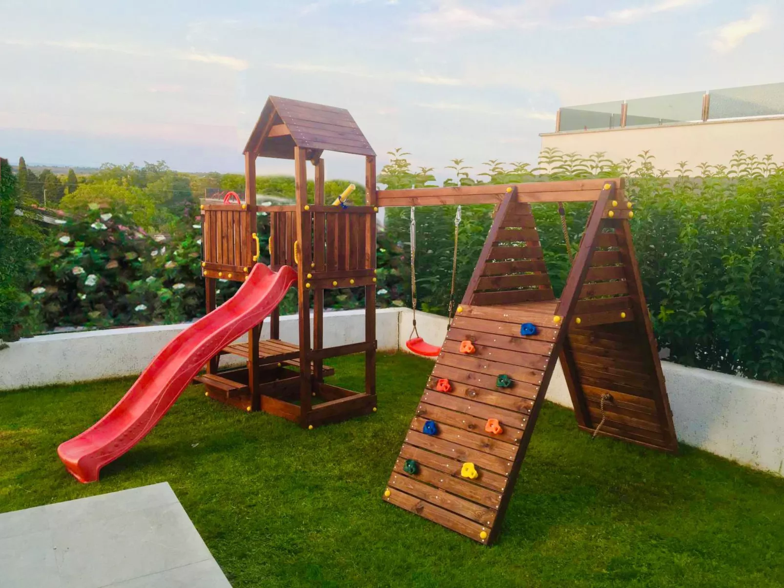 Leon's Holiday Homes-Buiten