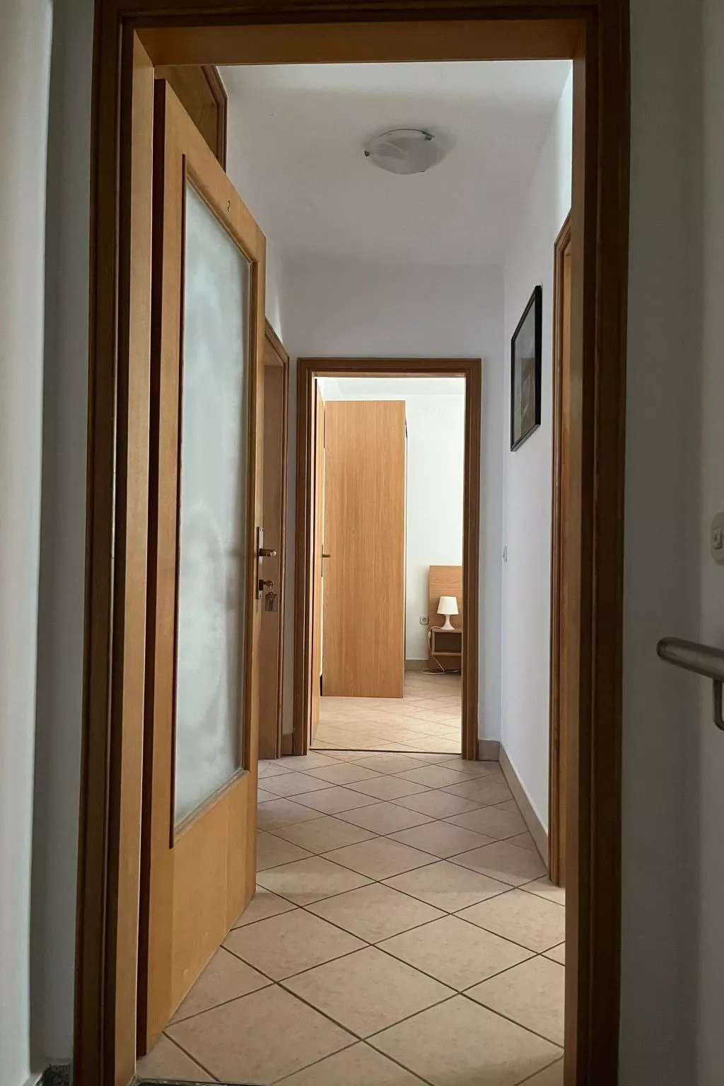 Mit Blick auf das Wasser