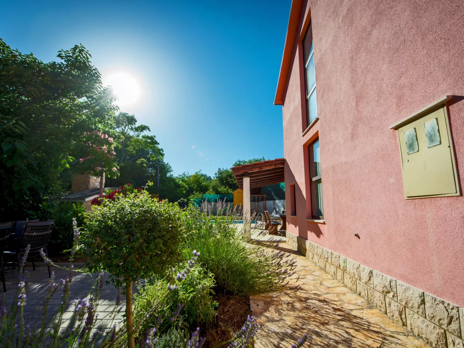 Haus in Grubine mit Außenpool-Buiten