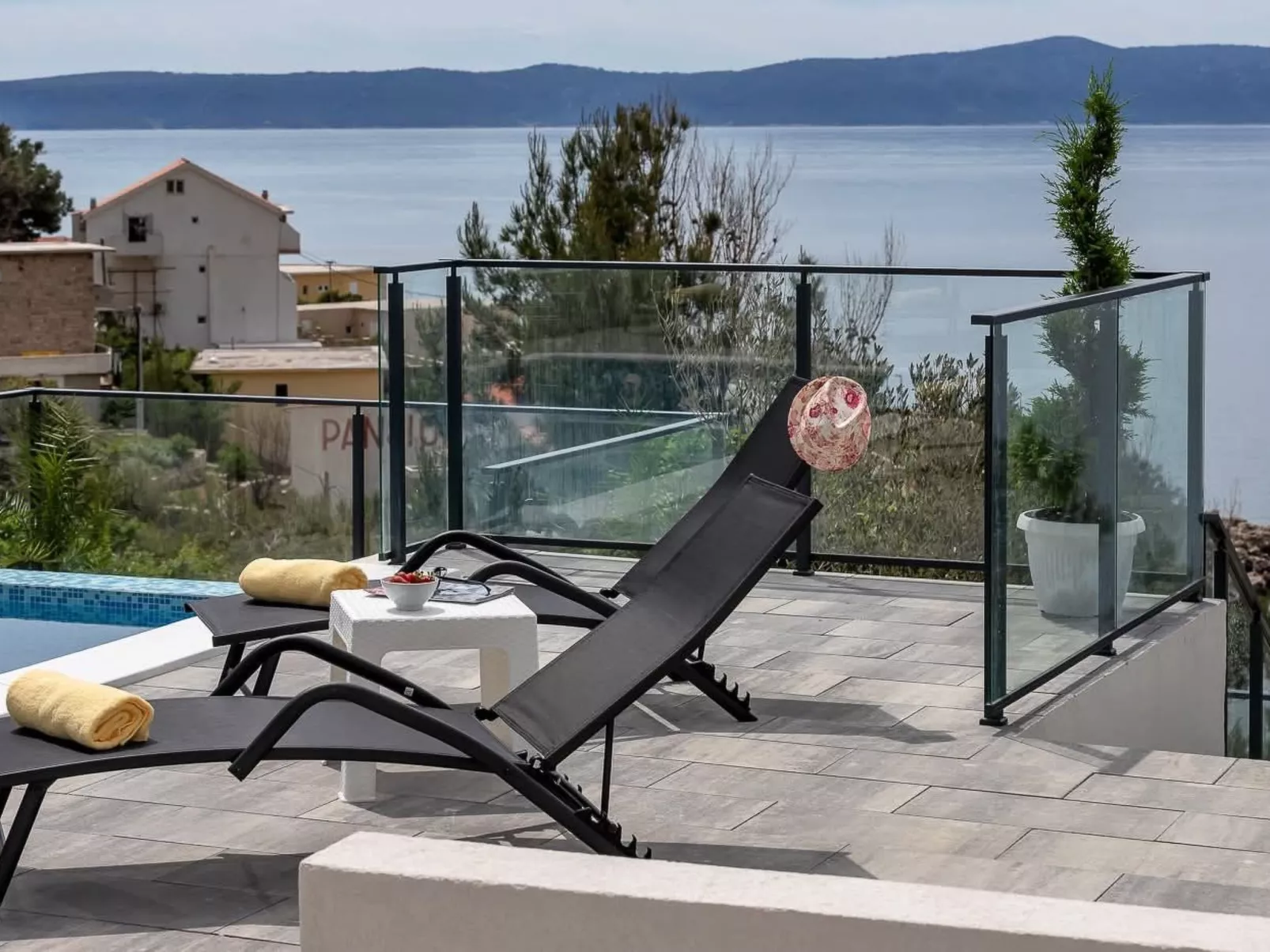 „Villa No Stress“ mit Infinity-Pool