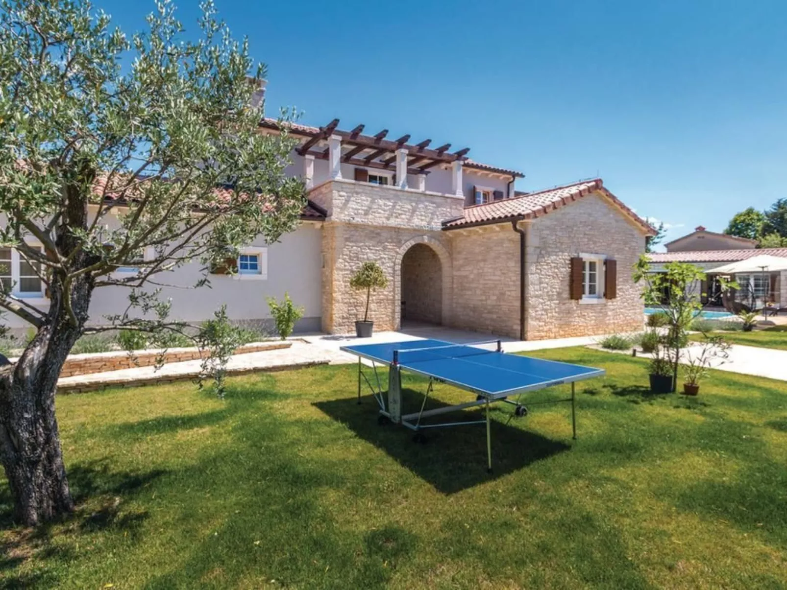 Mit Whirlpool und Sauna