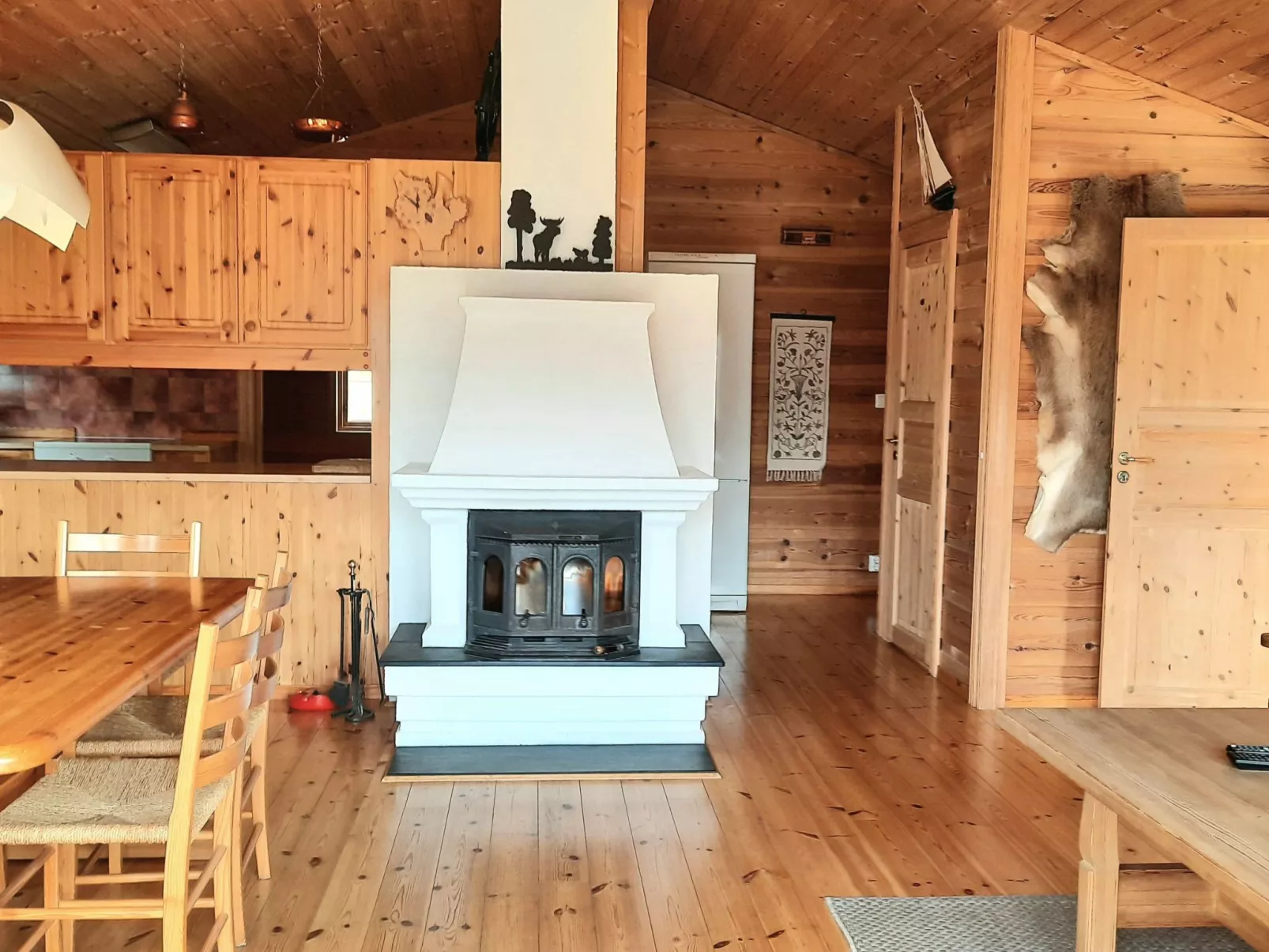 Häuschen mit Blick auf das Wasser