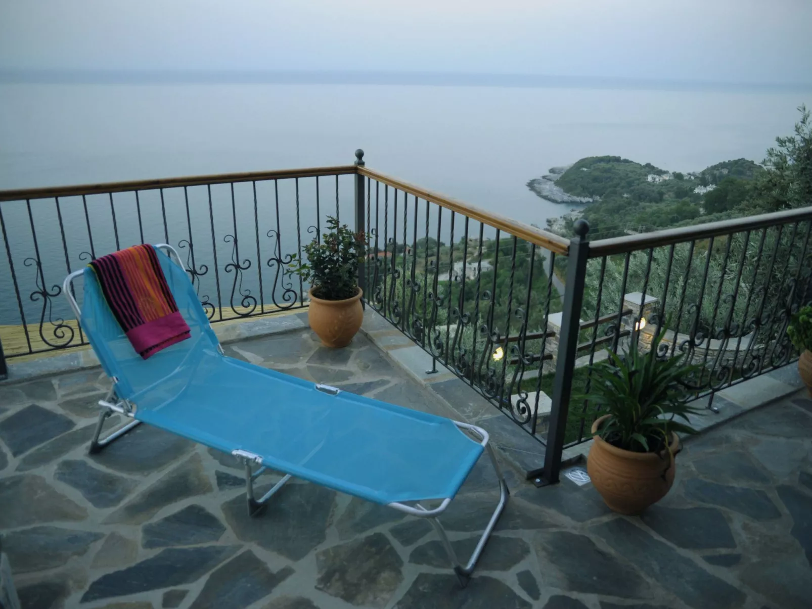 Villa im Grünen-Buiten