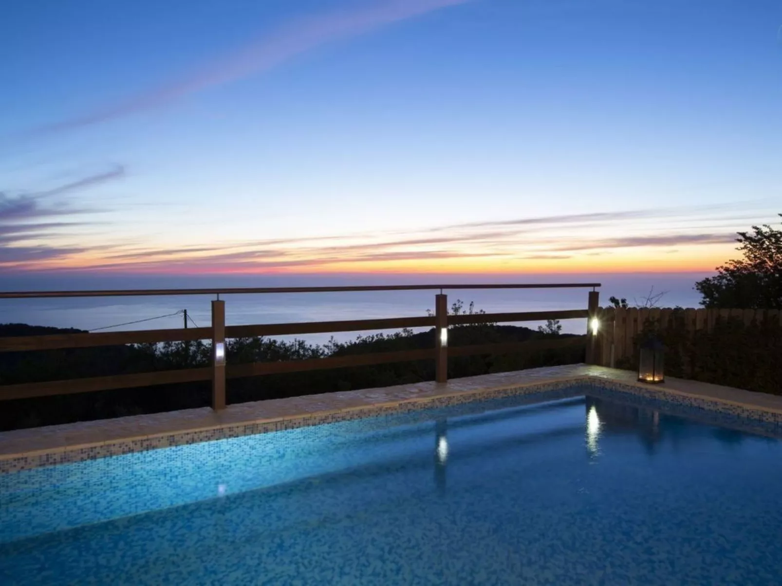 In Apollonii mit privatem Pool-Buiten