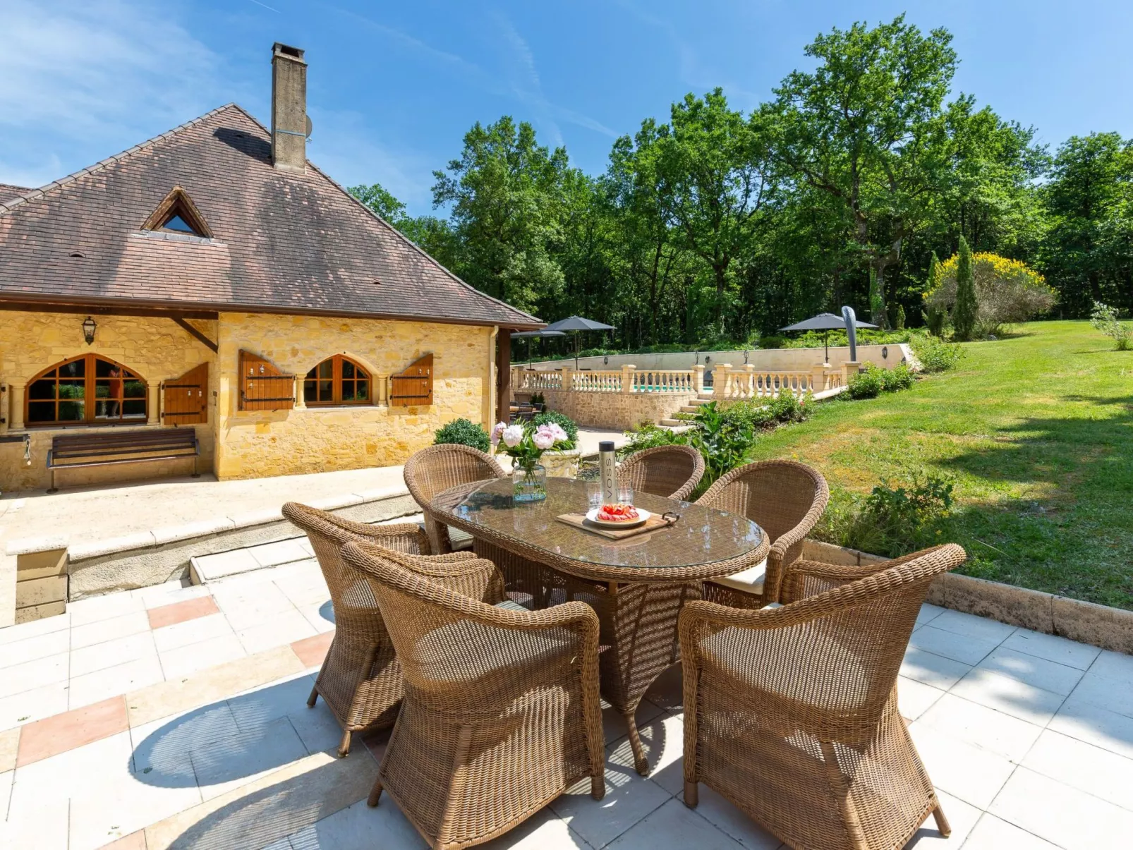 Luxus-Ferienhaus mit beheiztem Pool in der Dordogne-Buiten